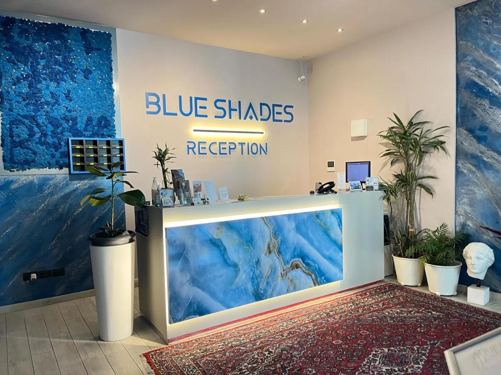 Lobby or reception in Blue Shades Hotel