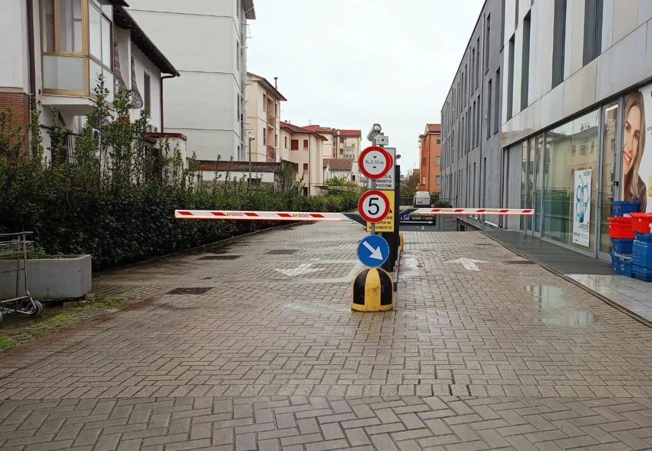 Parking in Blue Shades Hotel