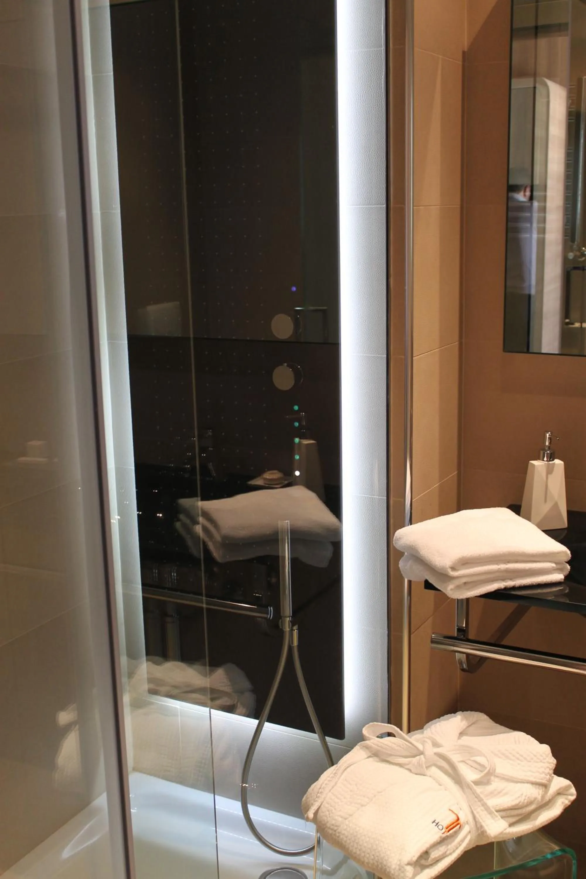 Shower in THotel Lamezia