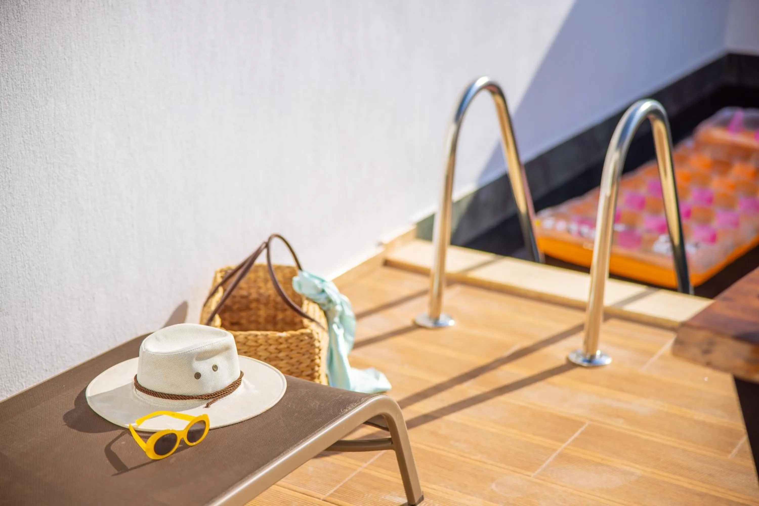 Swimming pool in Villa Ay