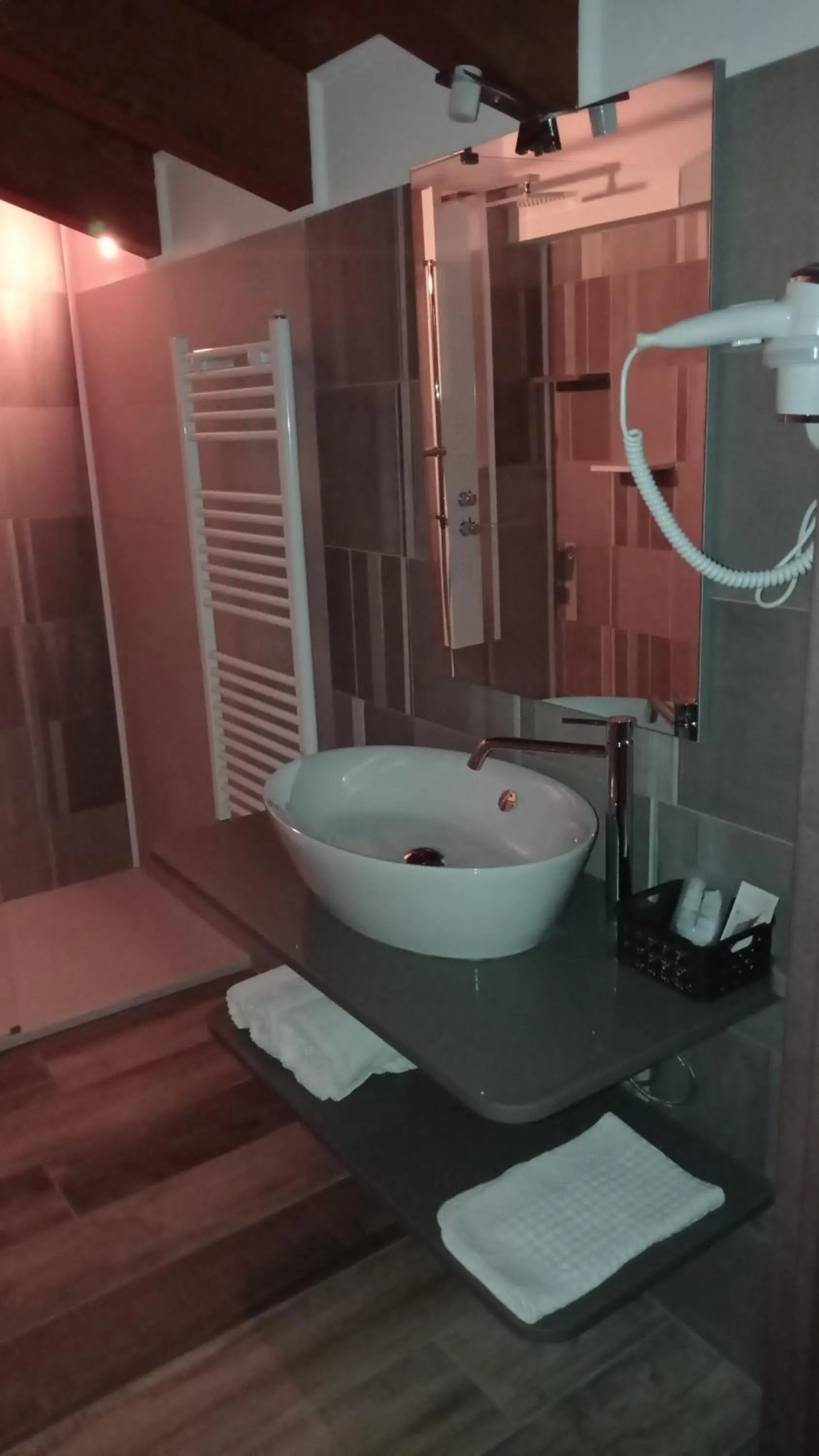 Bathroom in Hotel Ristorante Caligiuri