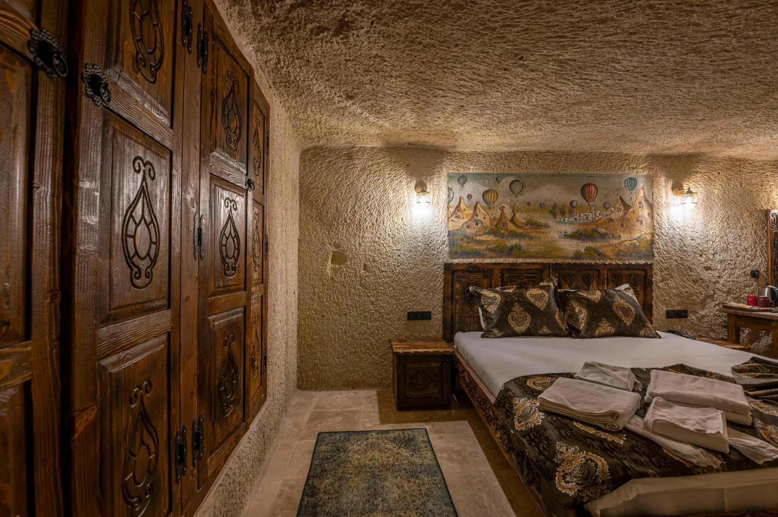 Bed in Capp Royal Cave HOTEL