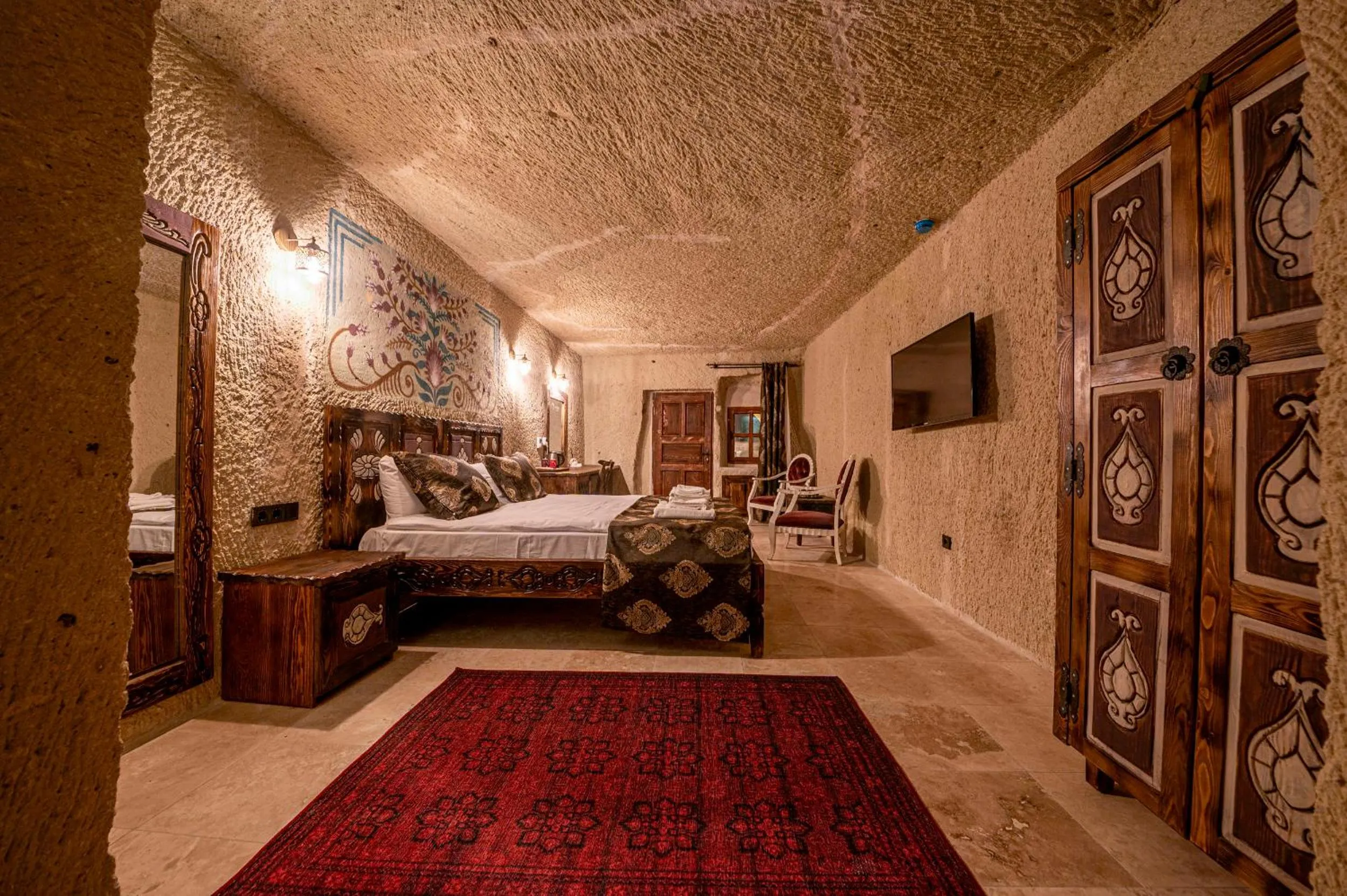 Bedroom, Bed in Capp Royal Cave HOTEL