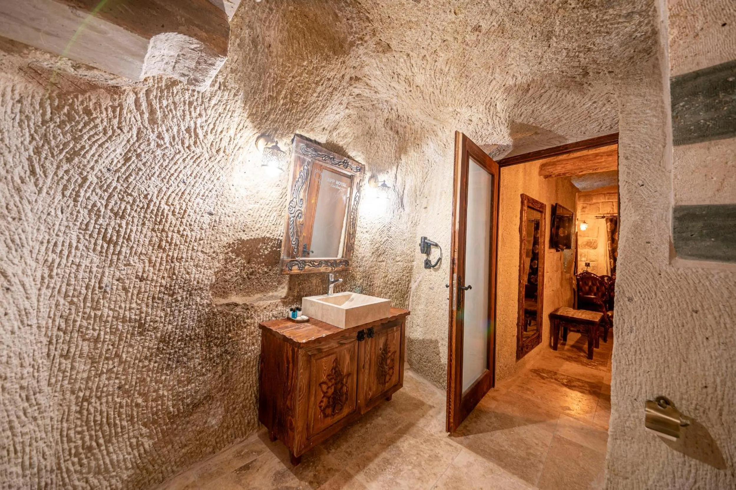 Bathroom in Capp Royal Cave HOTEL