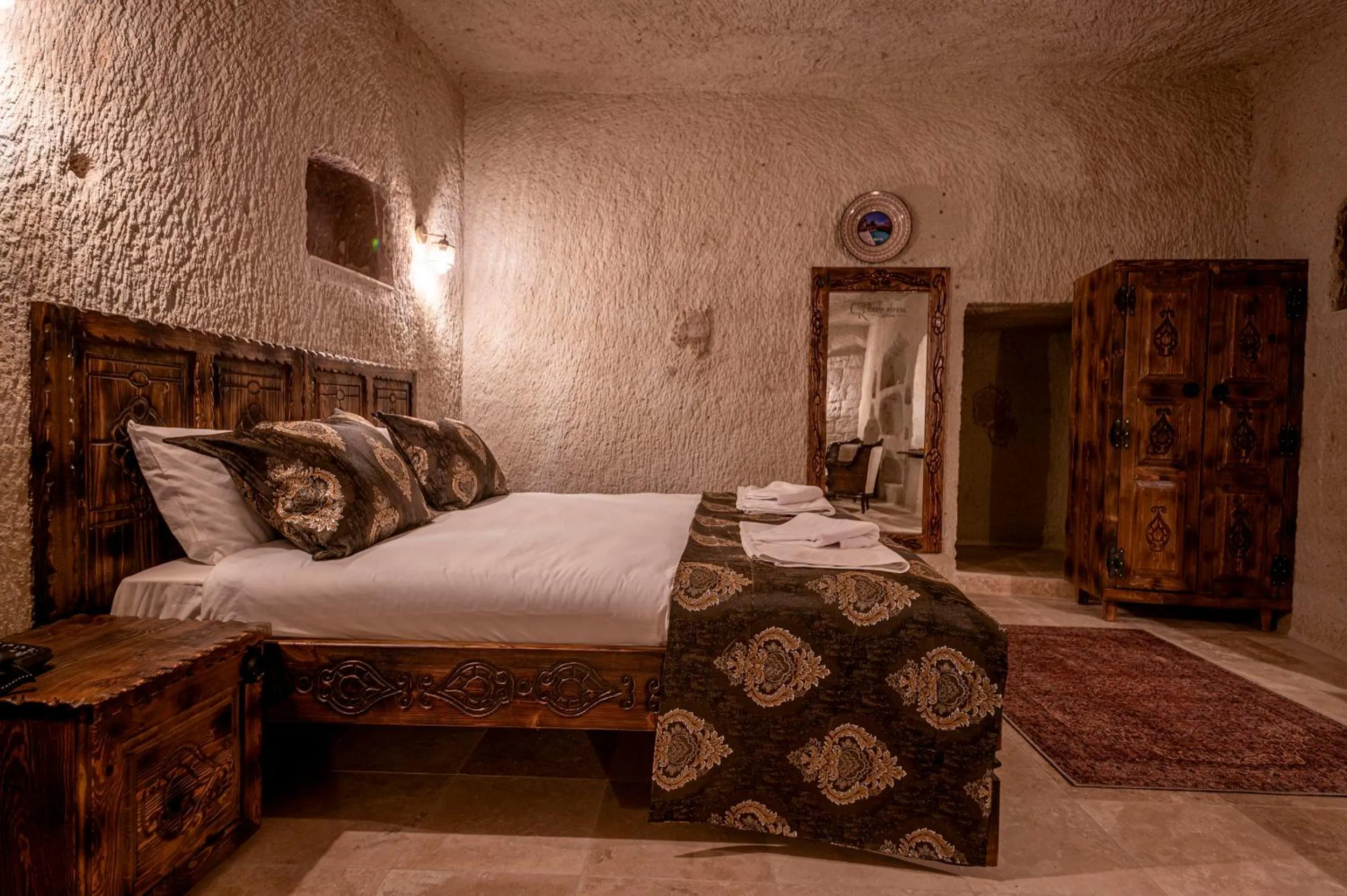 Bed in Capp Royal Cave HOTEL