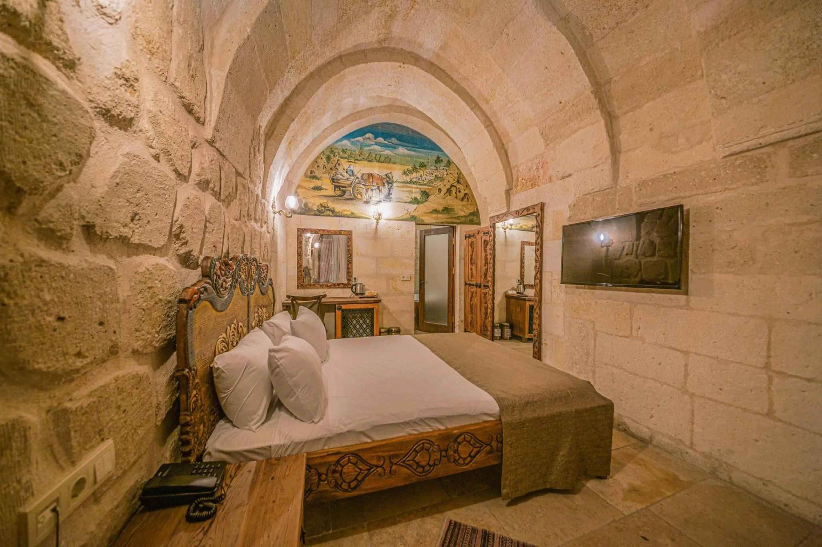 Massage, Bed in Capp Royal Cave HOTEL