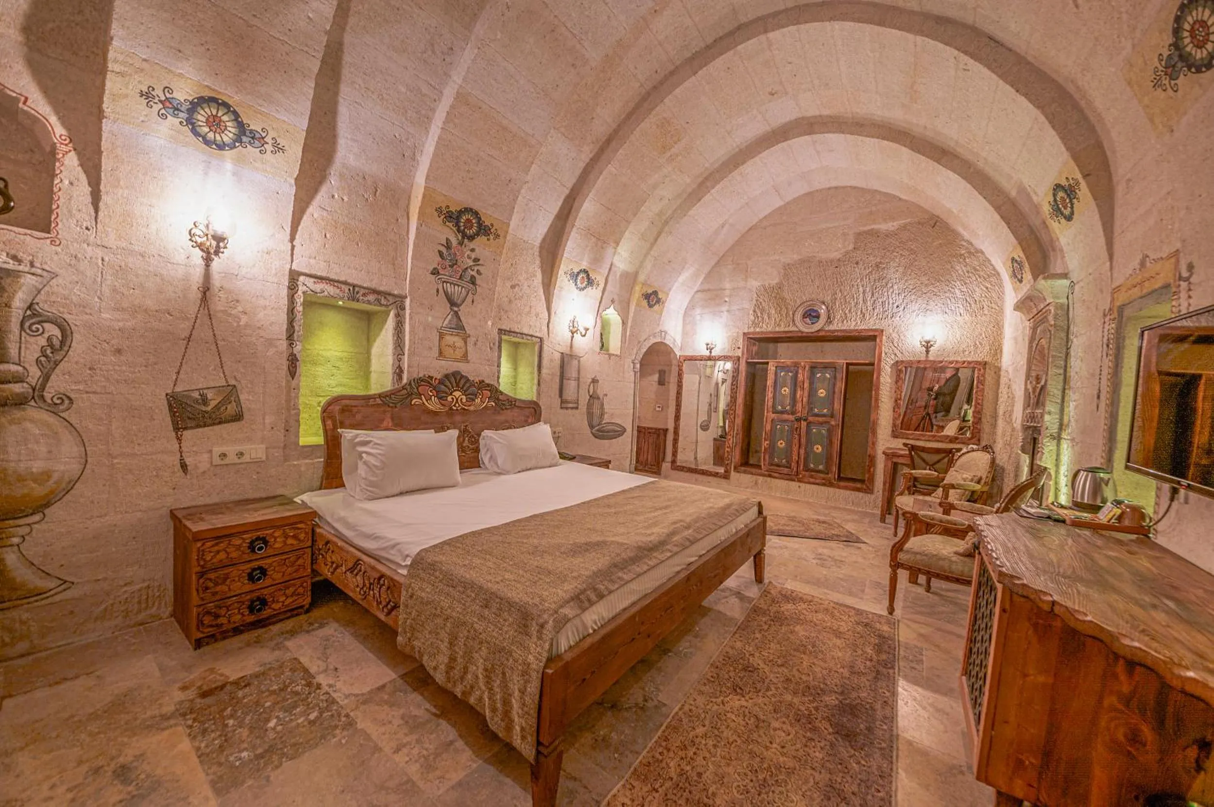 Bed in Capp Royal Cave HOTEL