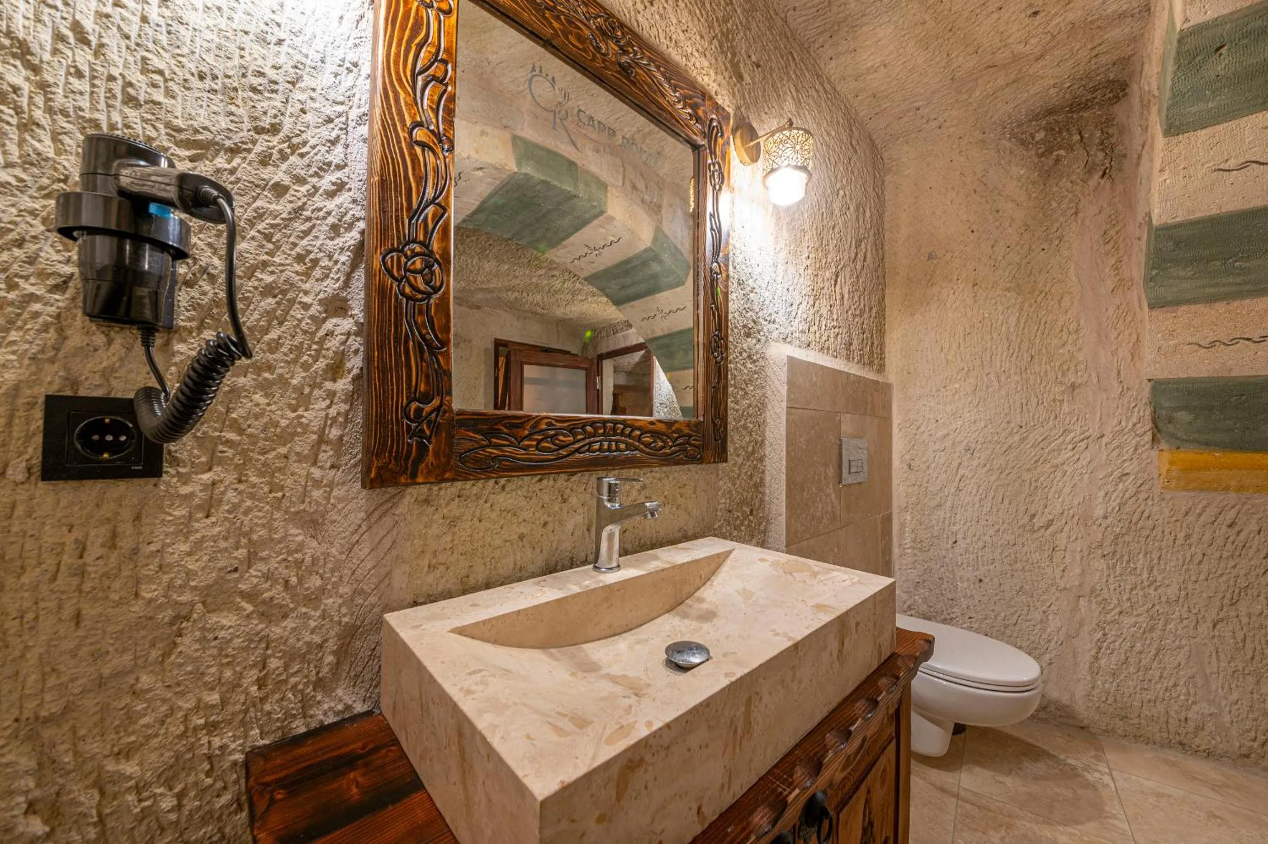 Toilet in Capp Royal Cave HOTEL