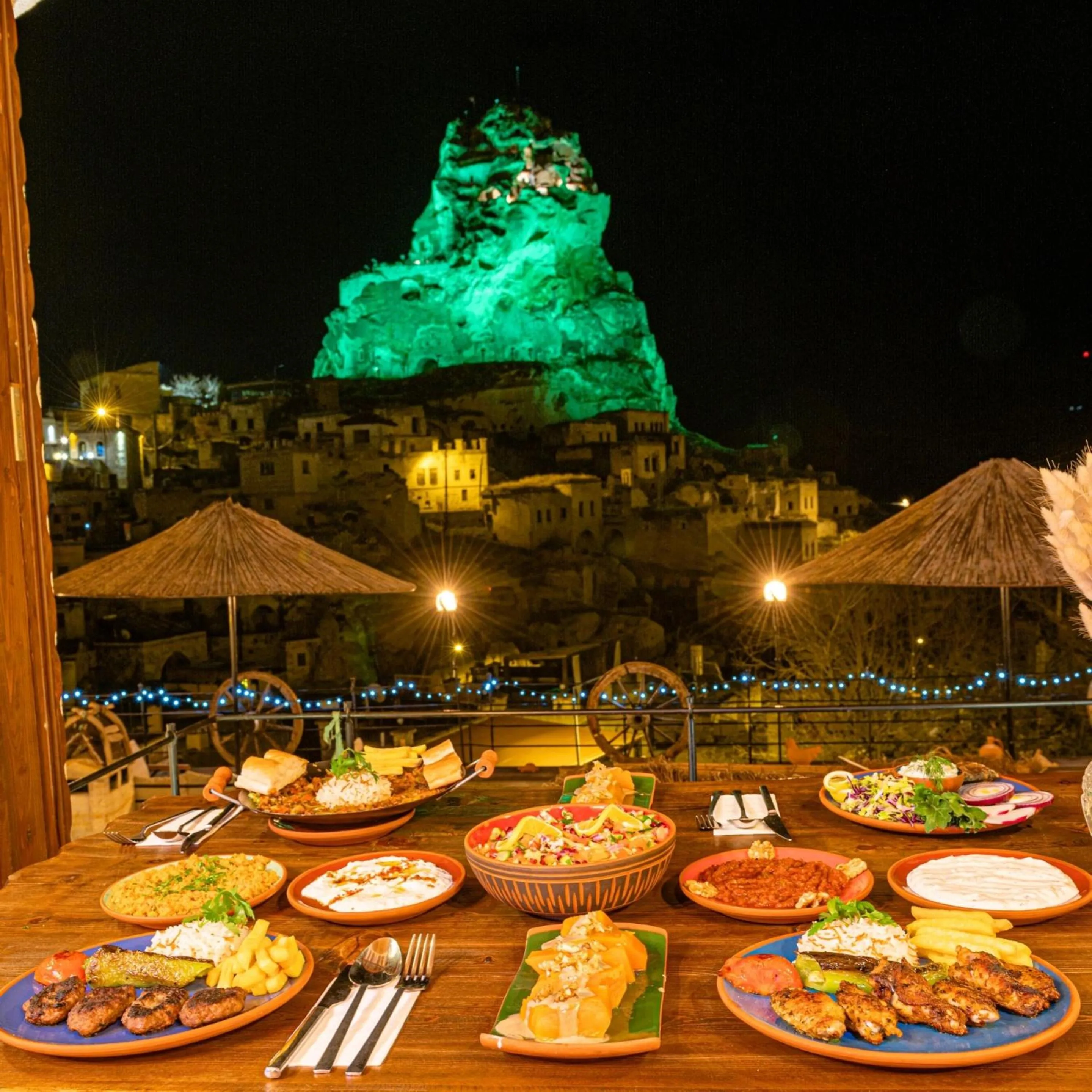 Restaurant/places to eat in Capp Royal Cave HOTEL