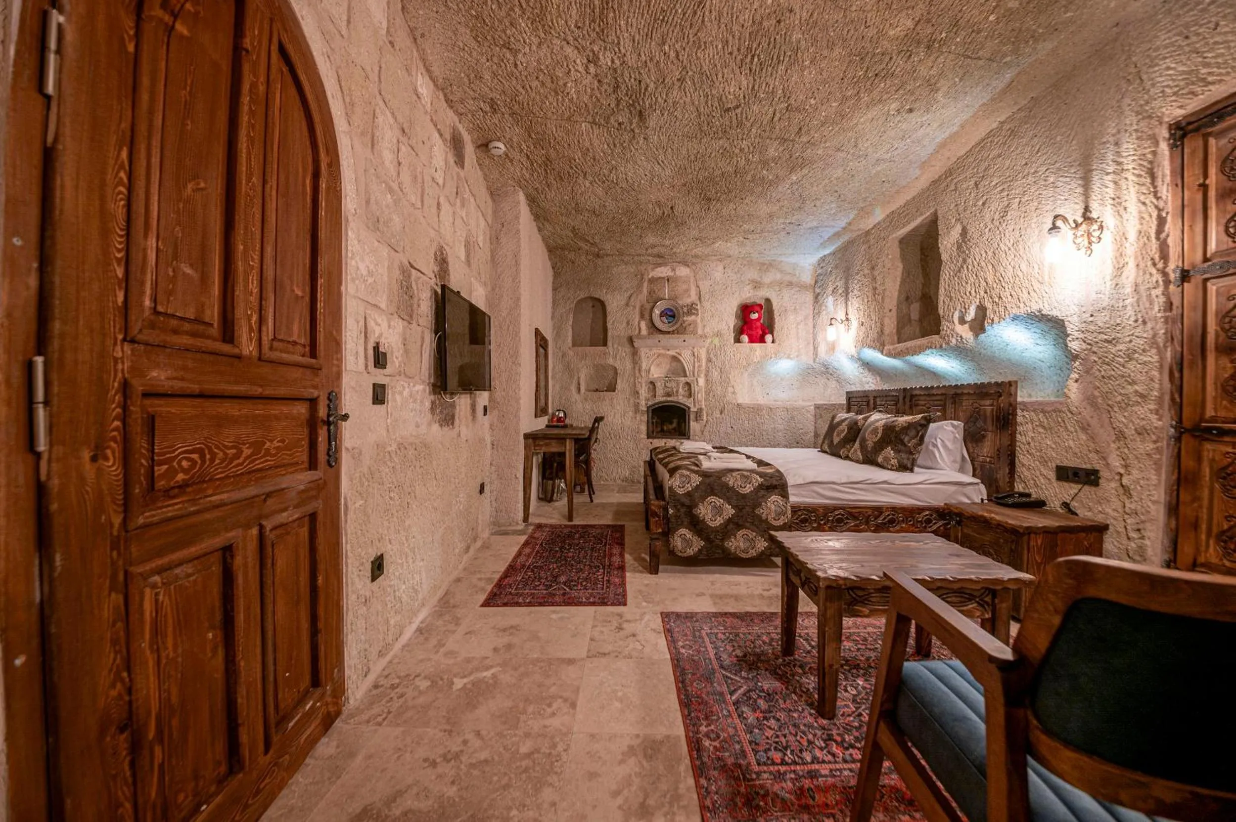 Bedroom, Bed in Capp Royal Cave HOTEL