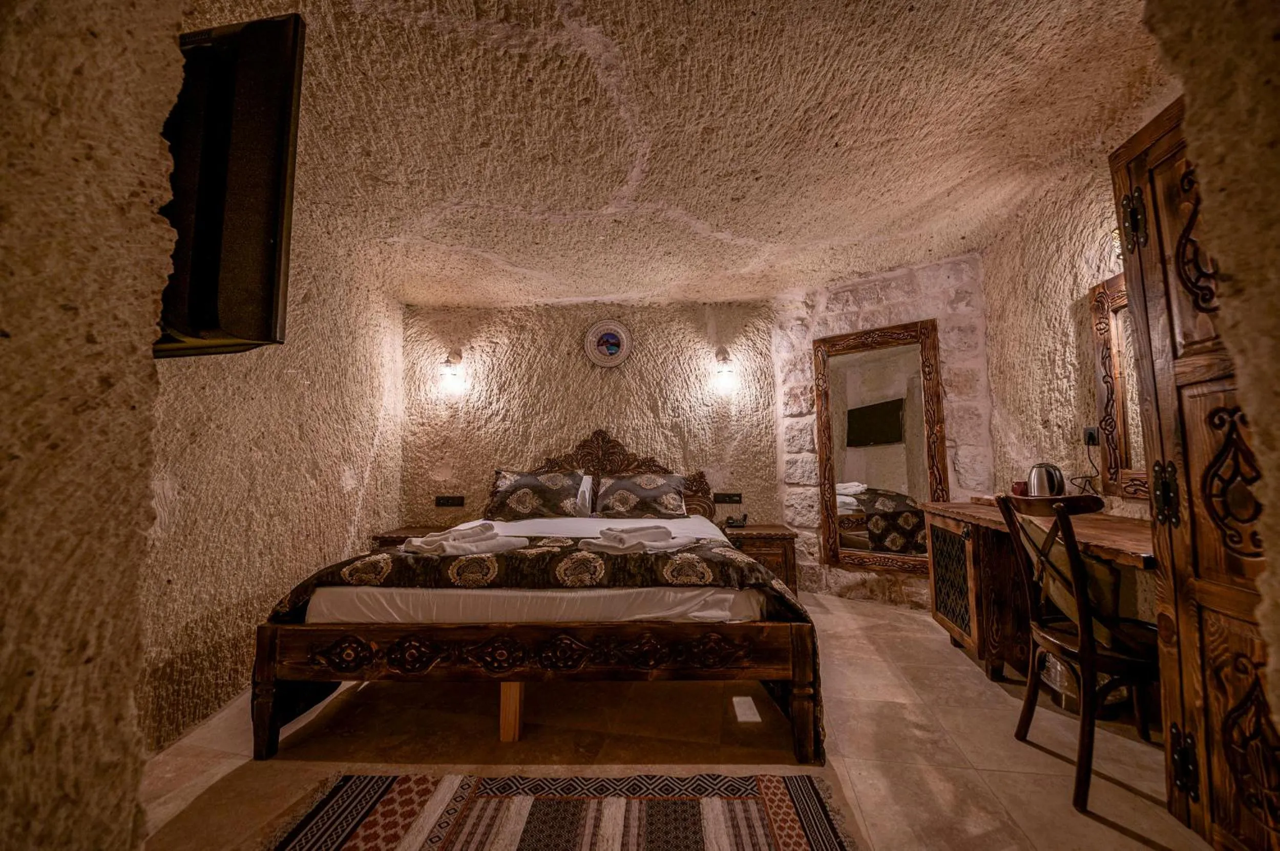 Bed in Capp Royal Cave HOTEL