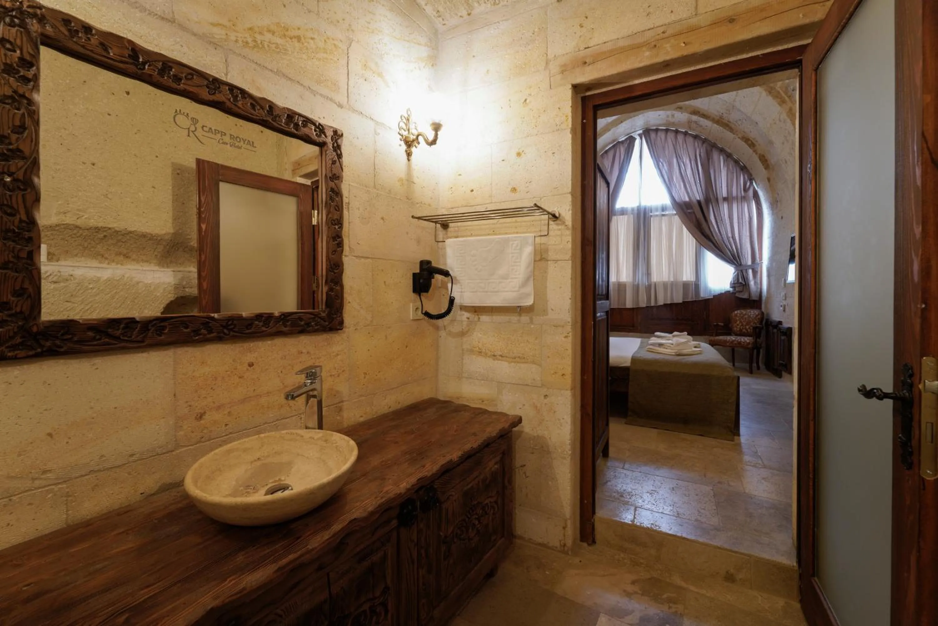 Bathroom in Capp Royal Cave HOTEL