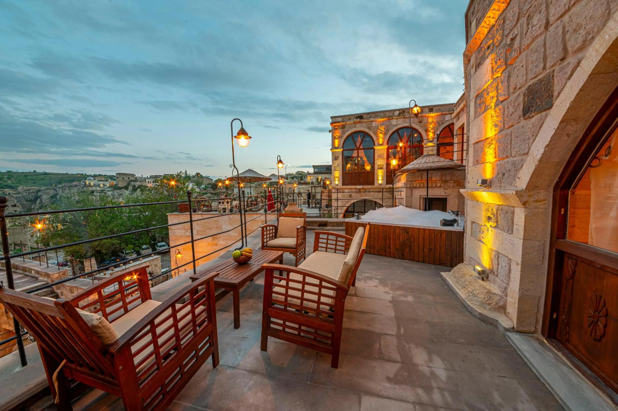 Patio in Capp Royal Cave HOTEL