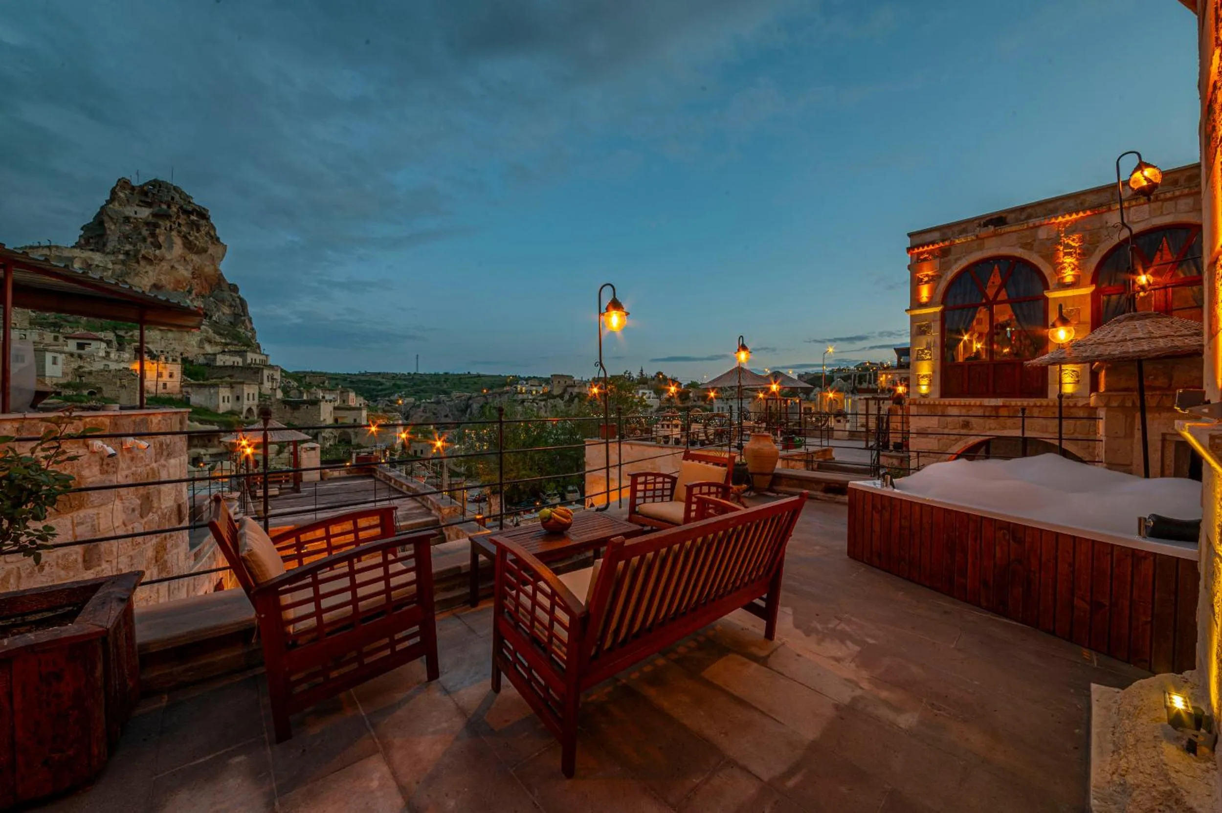 Patio in Capp Royal Cave HOTEL
