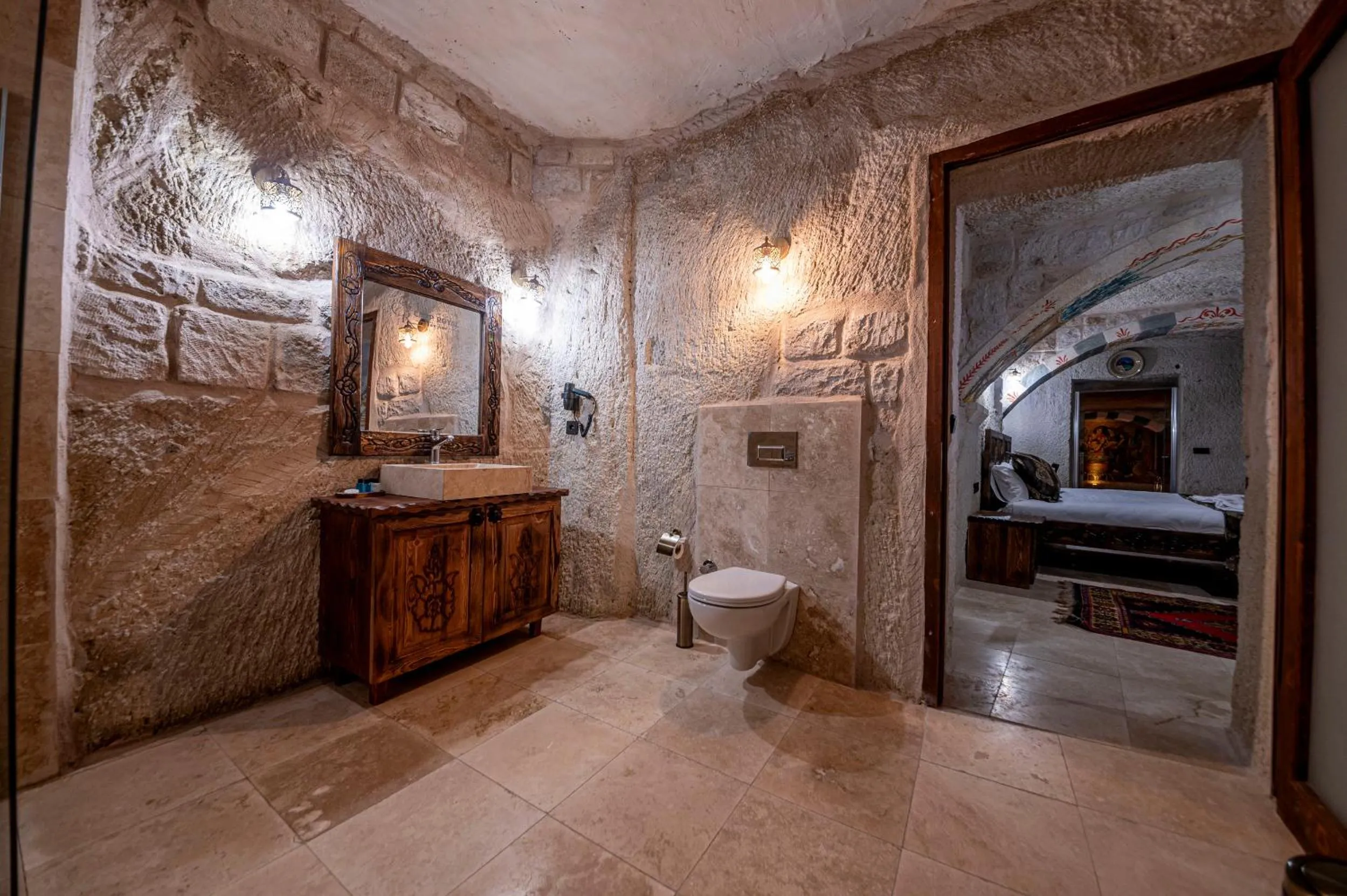 Toilet in Capp Royal Cave HOTEL