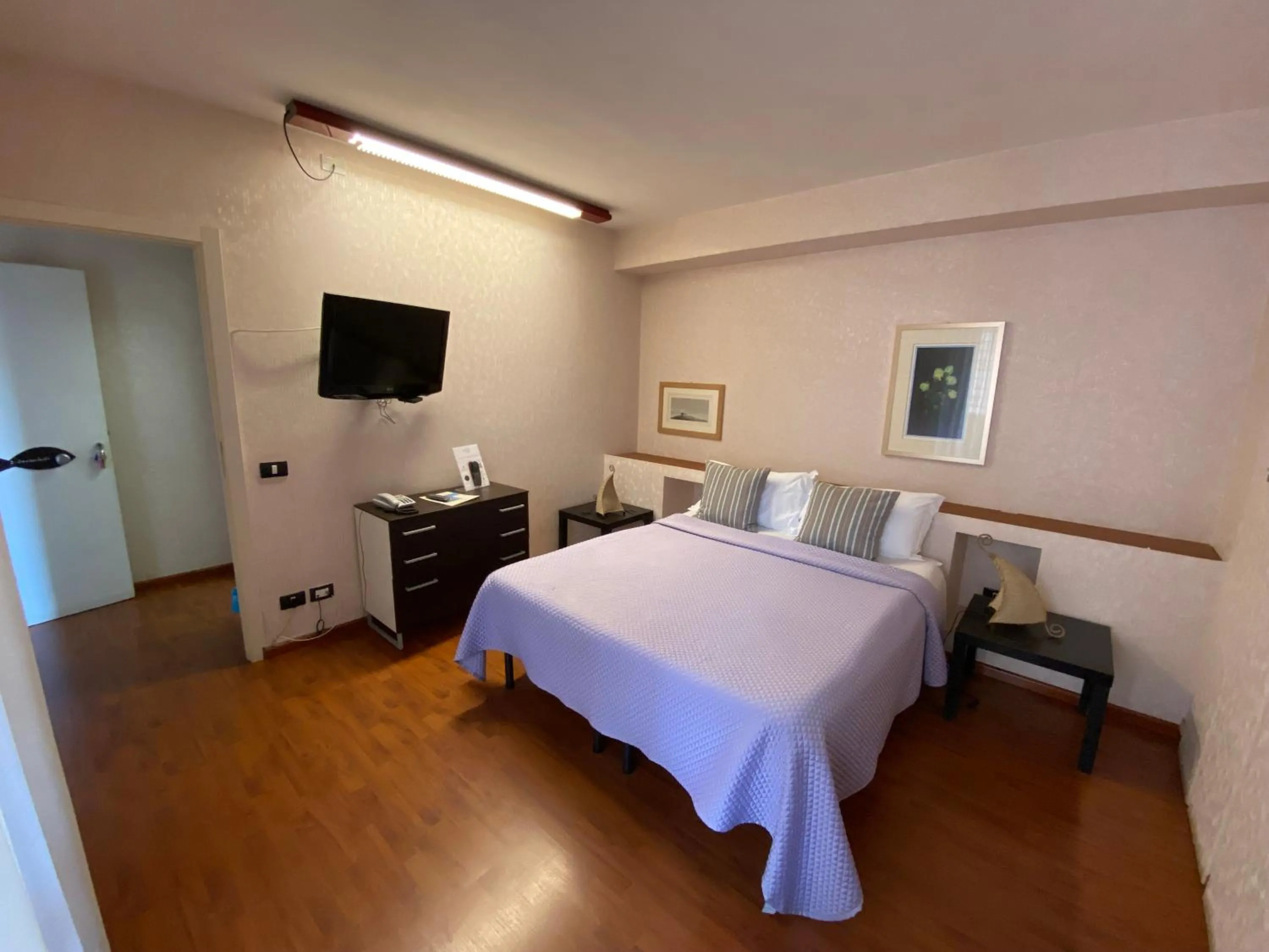 Bedroom, Bed in Mare Nostrum Petit Hôtel