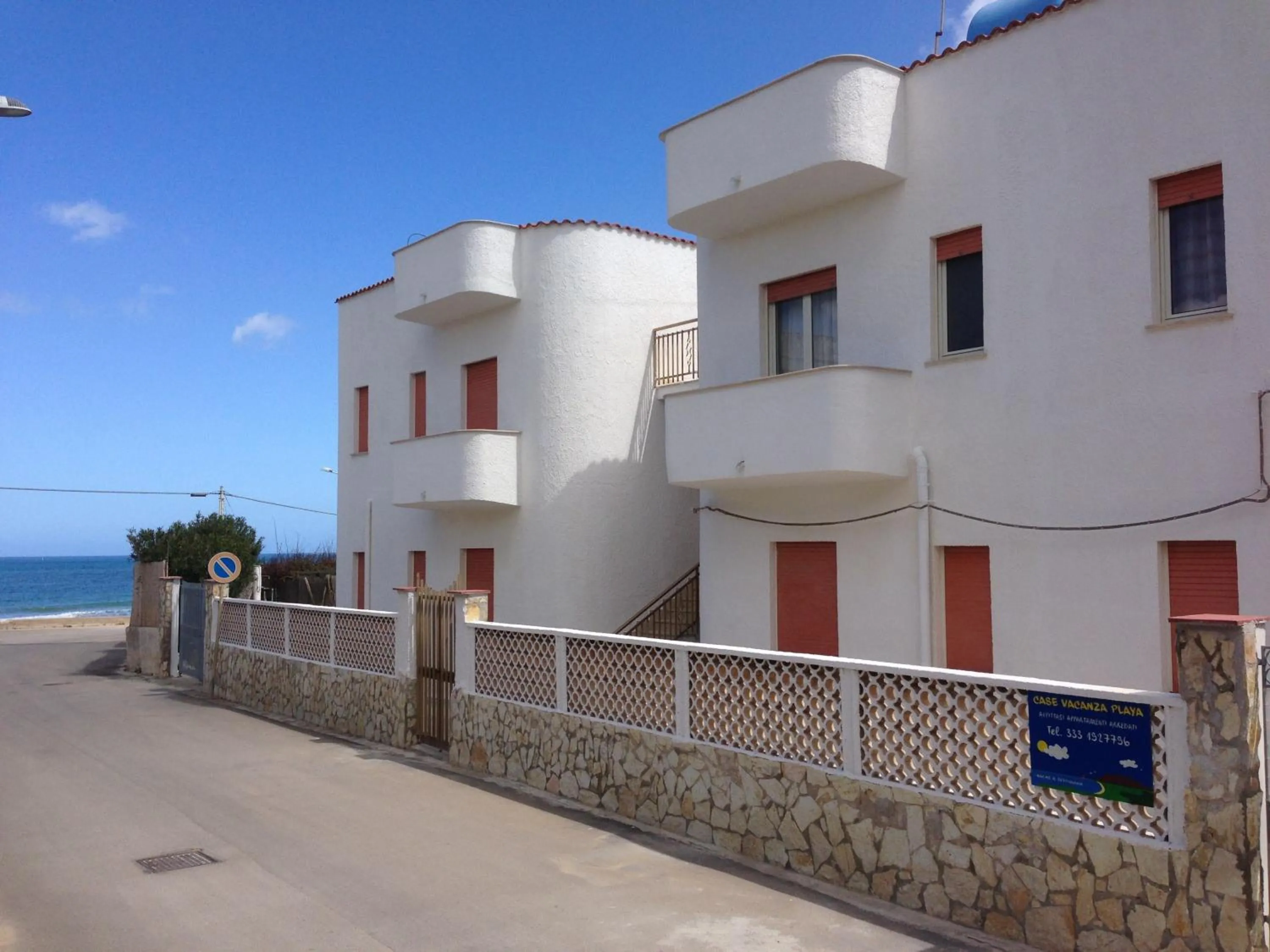 Facade/entrance in Case Playa