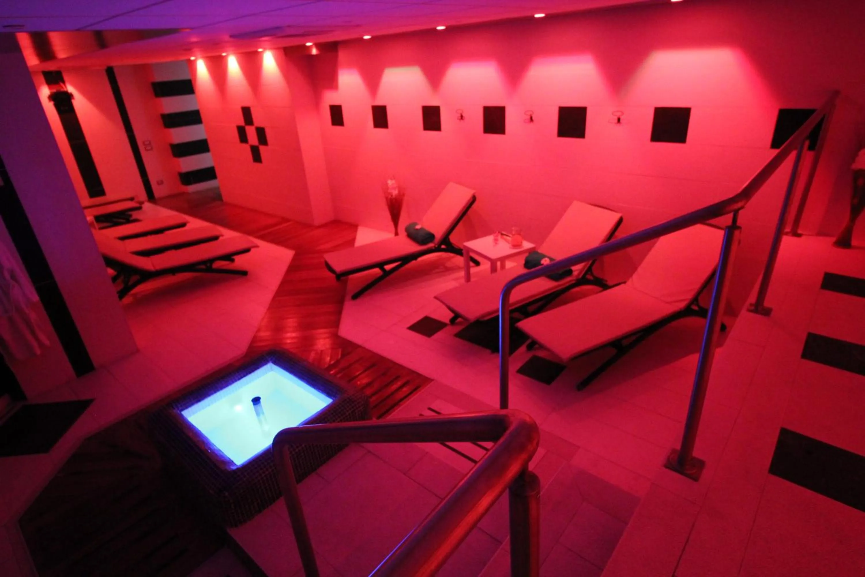 Hot Tub in Marina Palace Hotel & Congress Hall