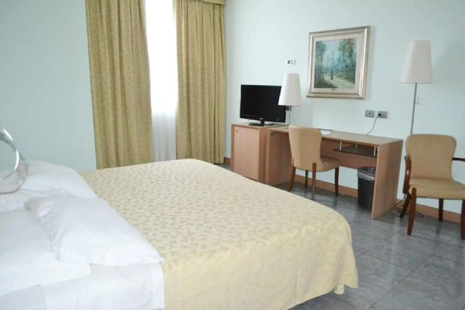 Photo of the whole room, TV/Entertainment Center in Marina Palace Hotel & Congress Hall