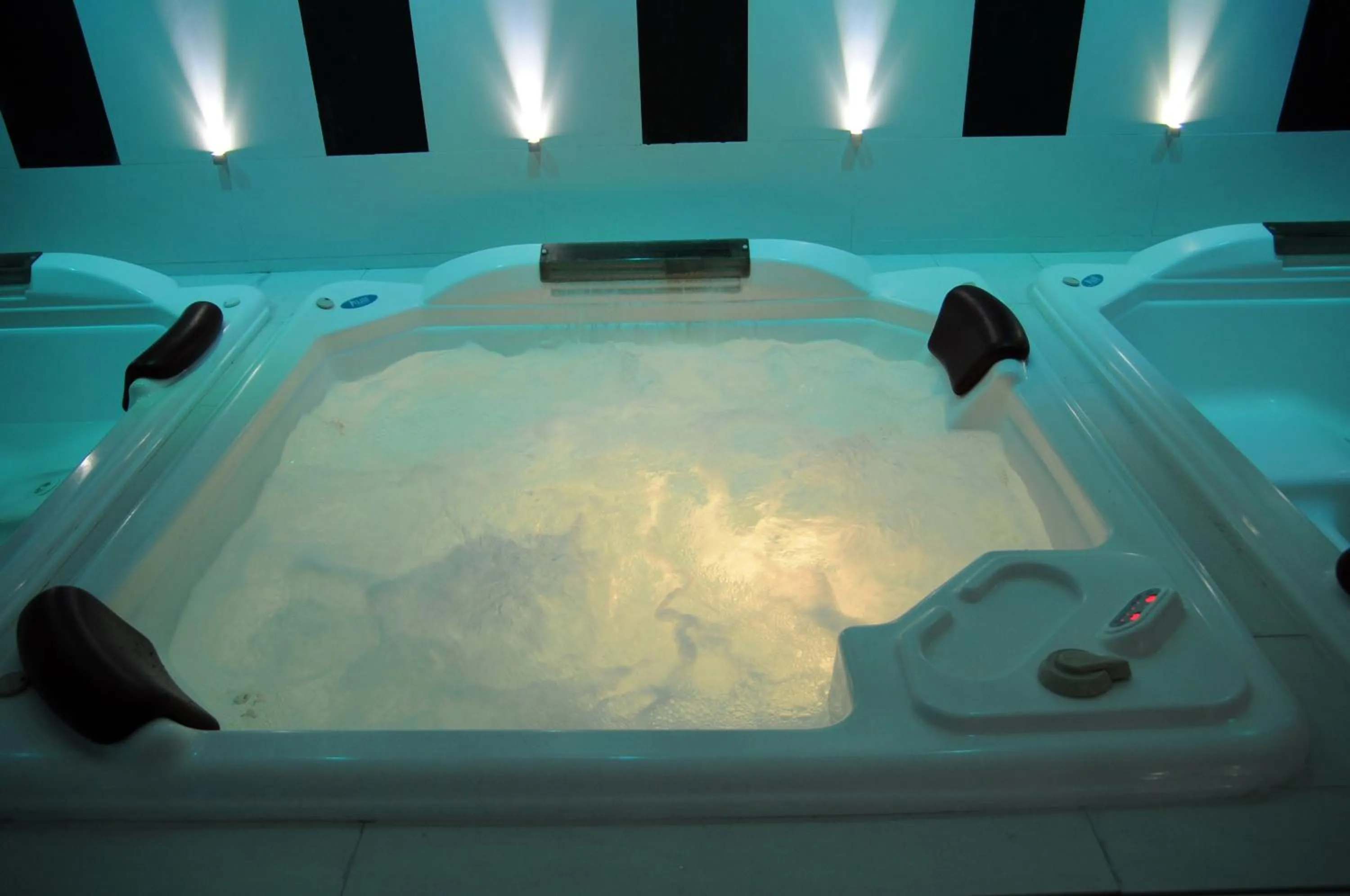 Hot Tub in Marina Palace Hotel & Congress Hall