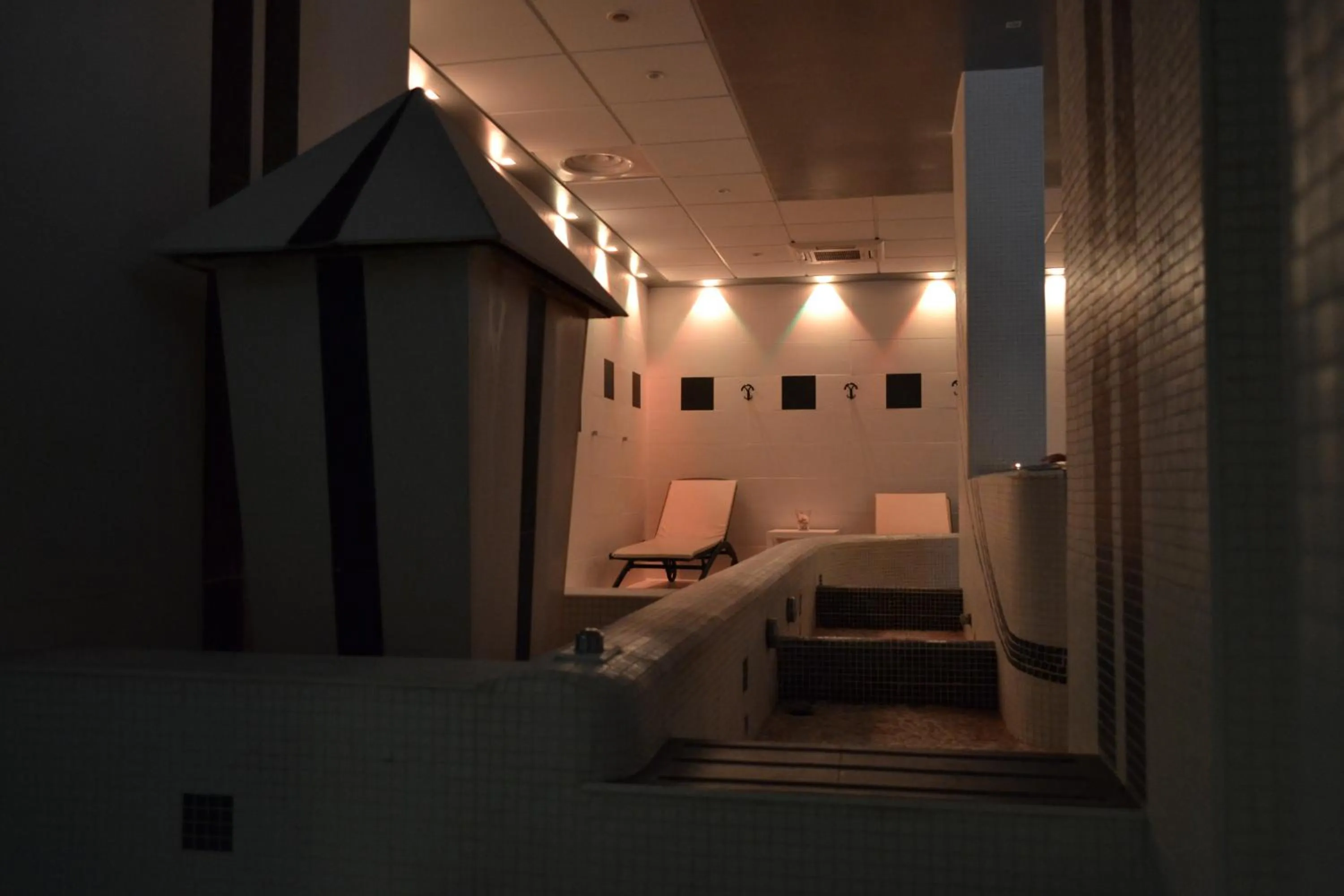 Public Bath in Marina Palace Hotel & Congress Hall