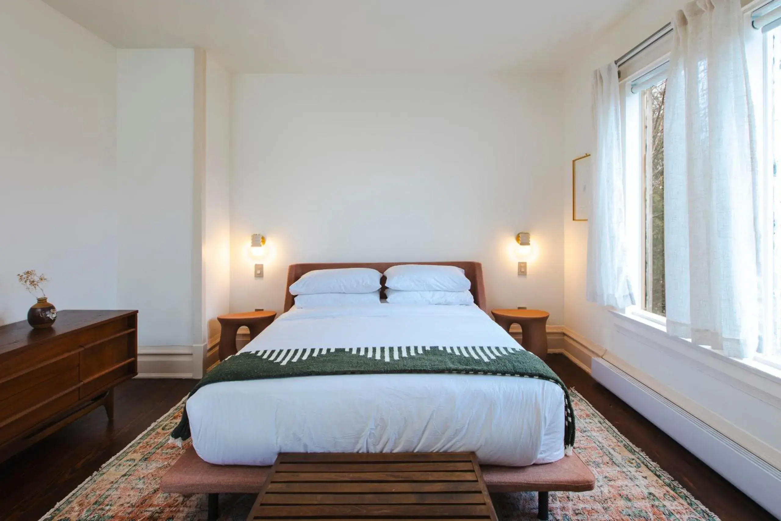 Queen Suite in Eastwind Hotel Lake Placid Queen Suite in Eastwind Hotel Lake Placid