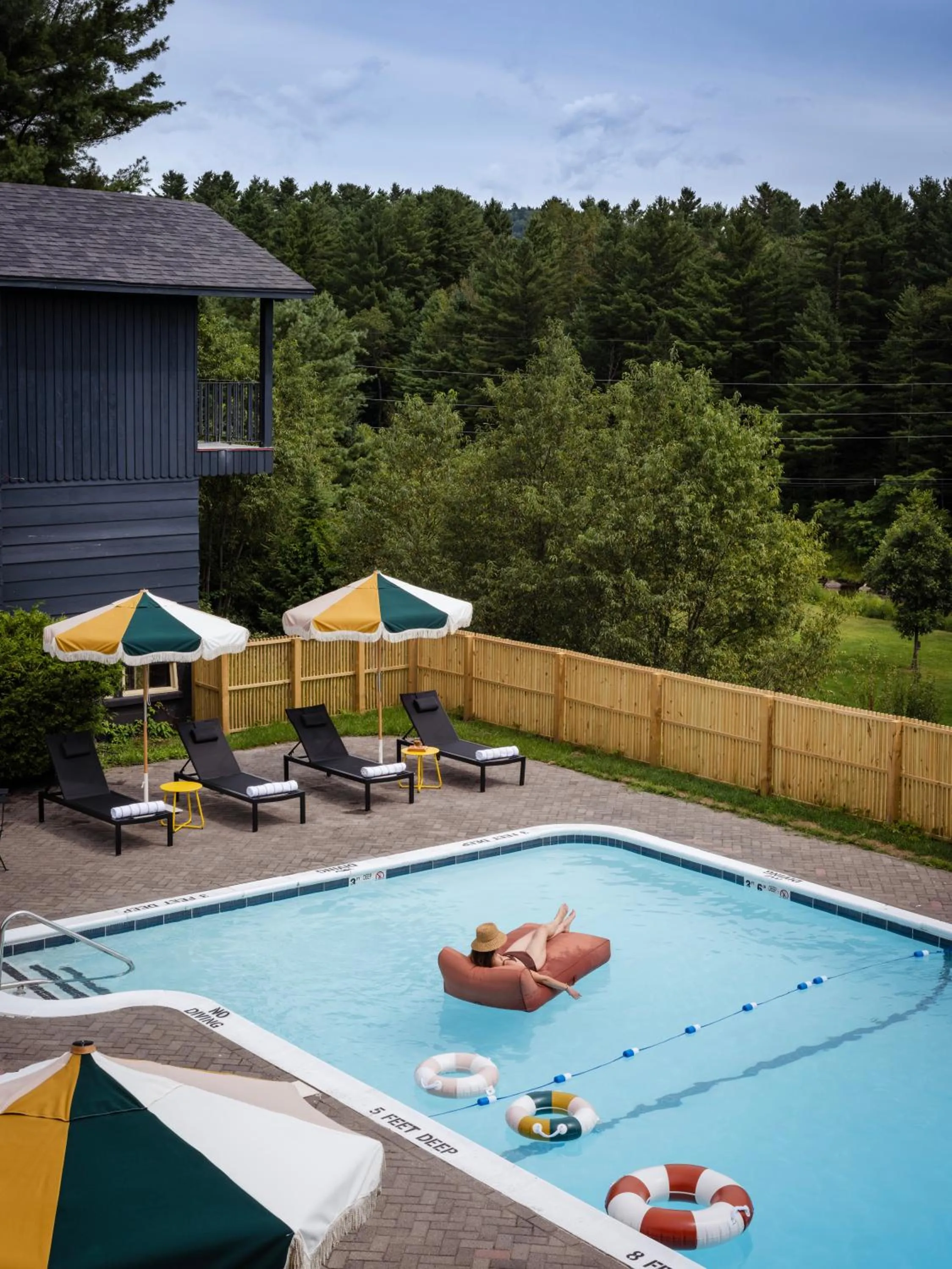 Swimming pool in Eastwind Hotel Lake Placid