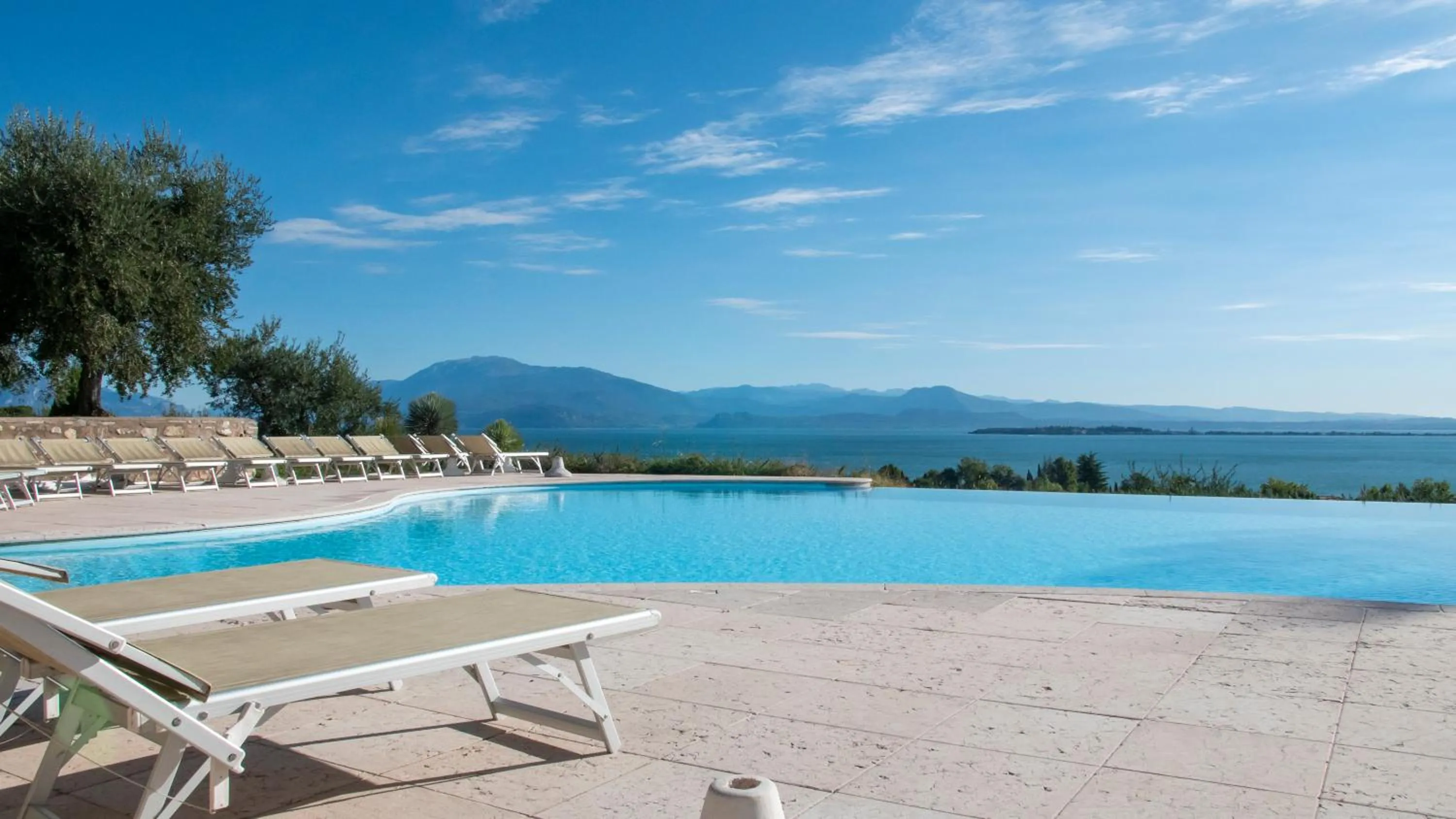 Pool view in Castello Belvedere Apartments