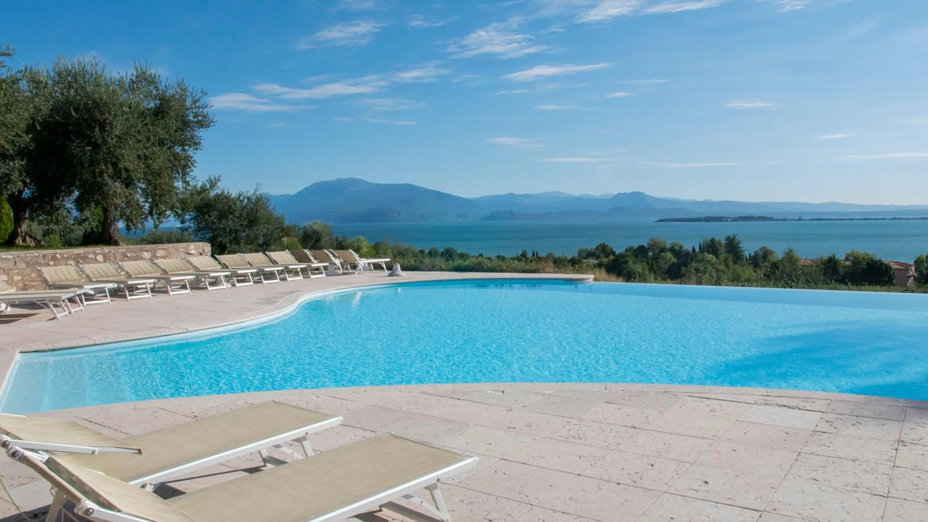 Lake view in Castello Belvedere Apartments