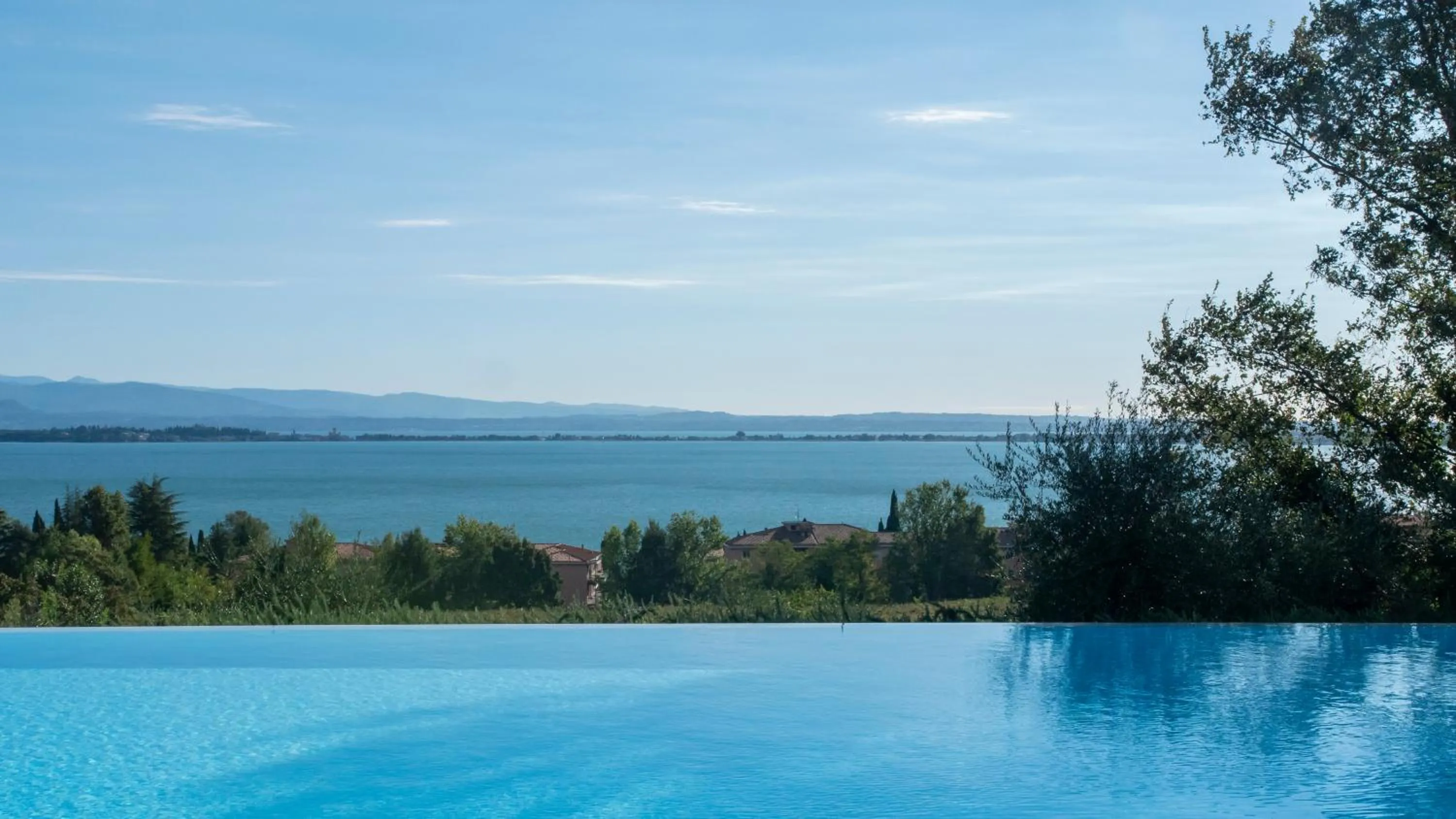 Lake view in Castello Belvedere Apartments