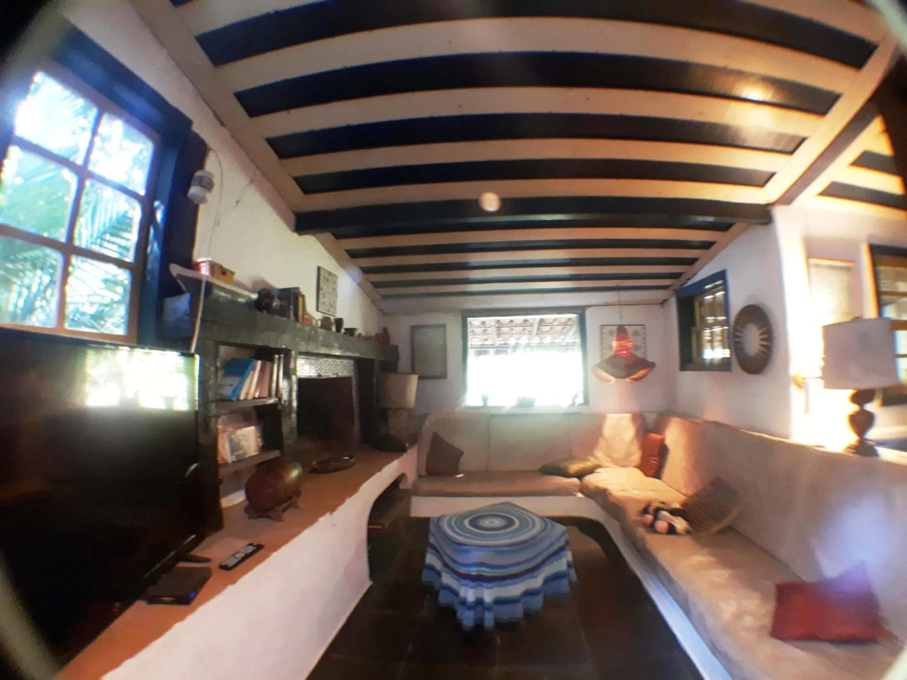 Communal lounge/ TV room in Pousada Alicia