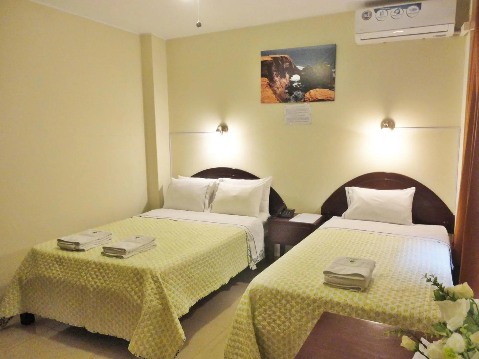 Bed in Hotel Torontel