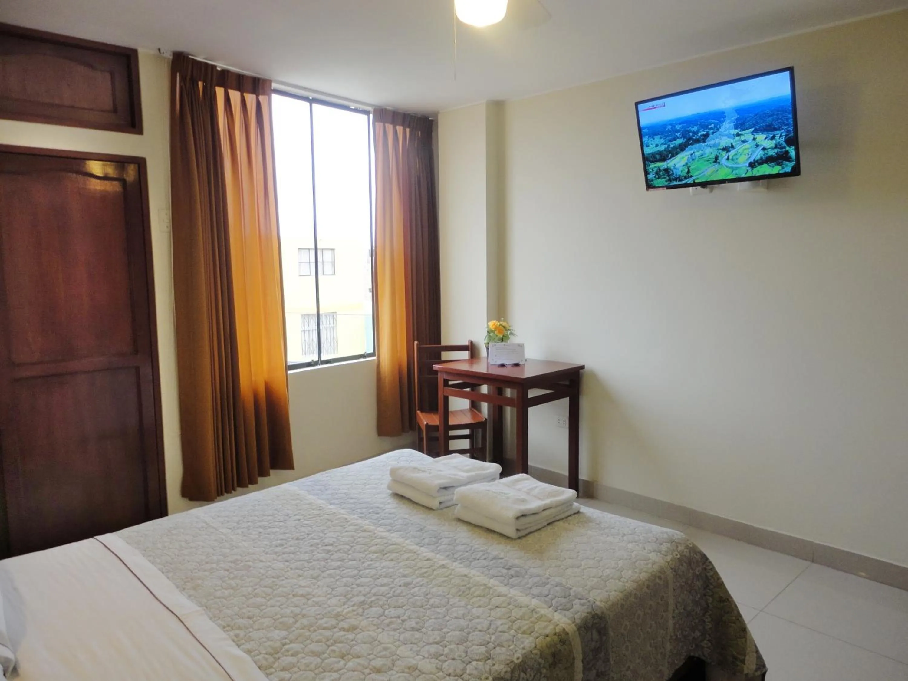 Bed in Hotel Torontel