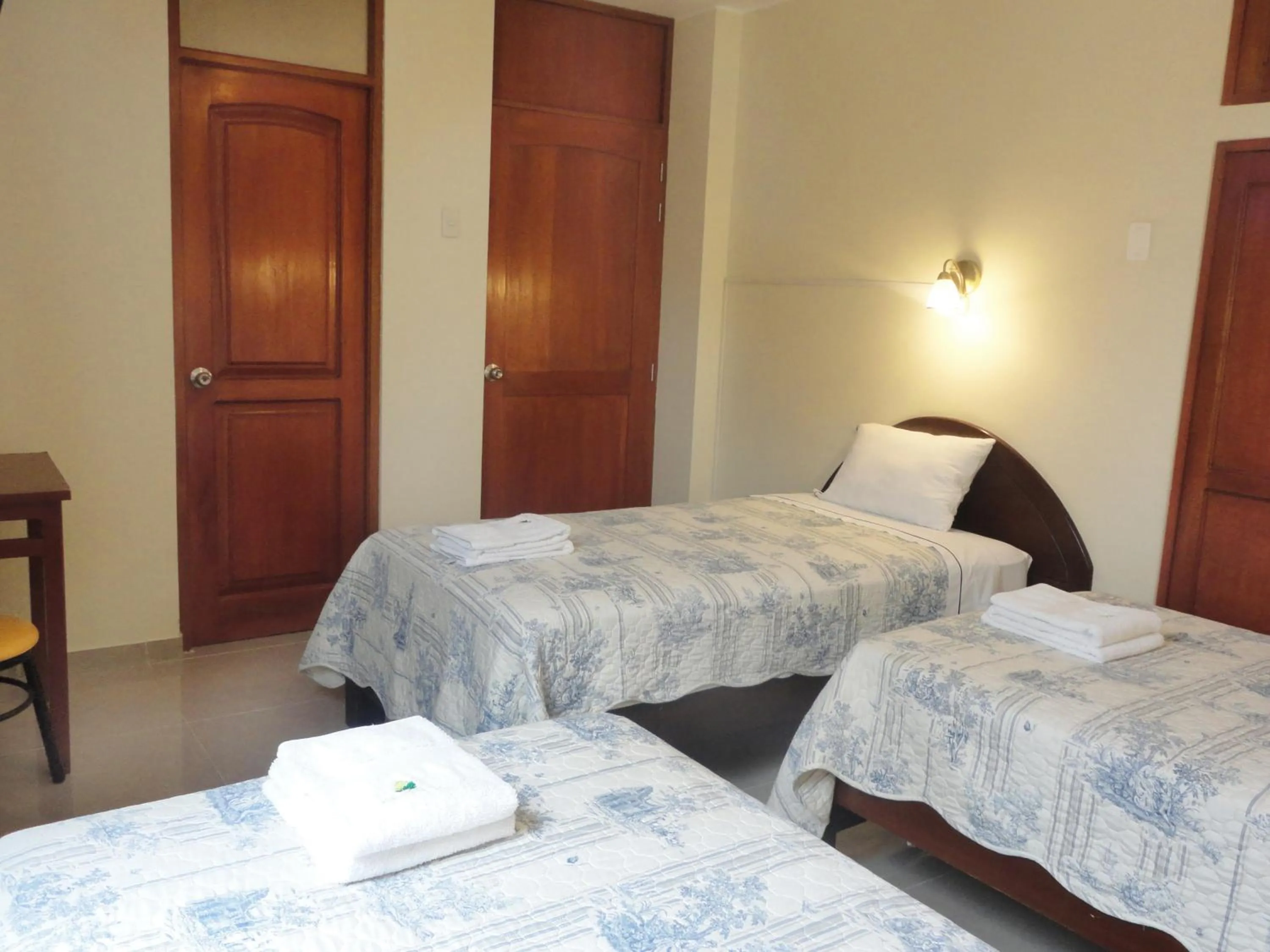 Bed in Hotel Torontel