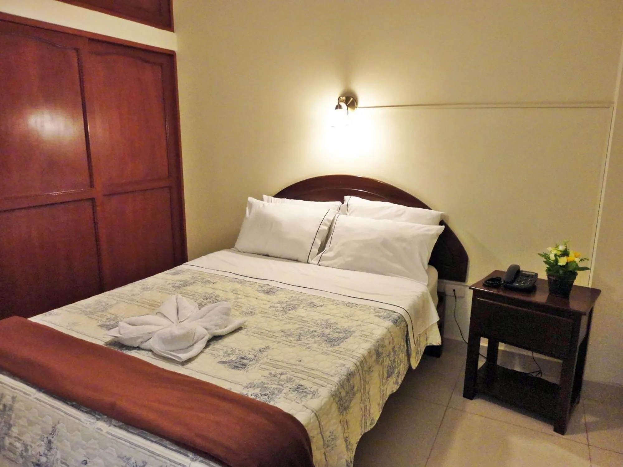 Bed in Hotel Torontel