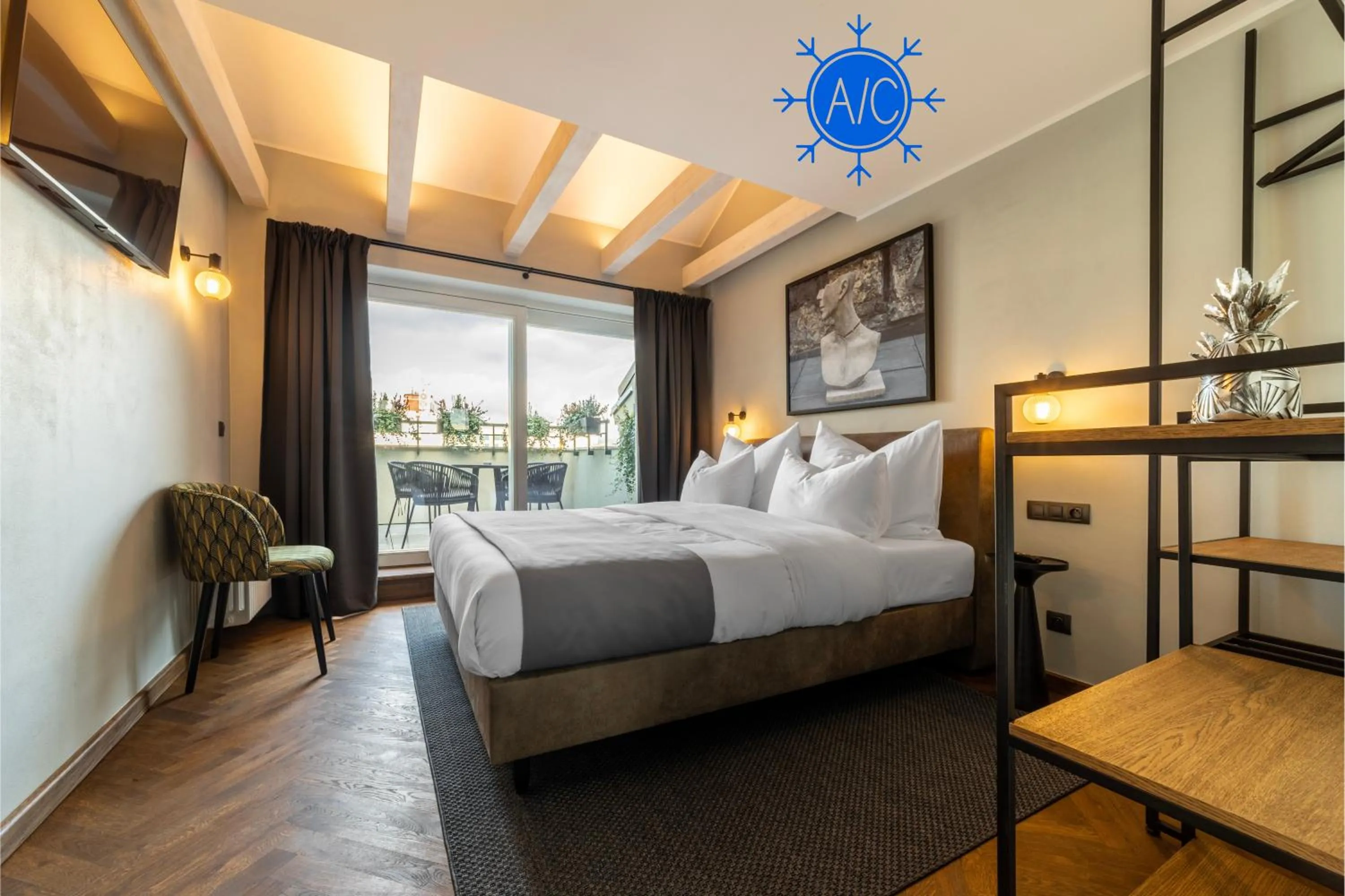 air conditioner, Bed in The Viaduct - Suites & More