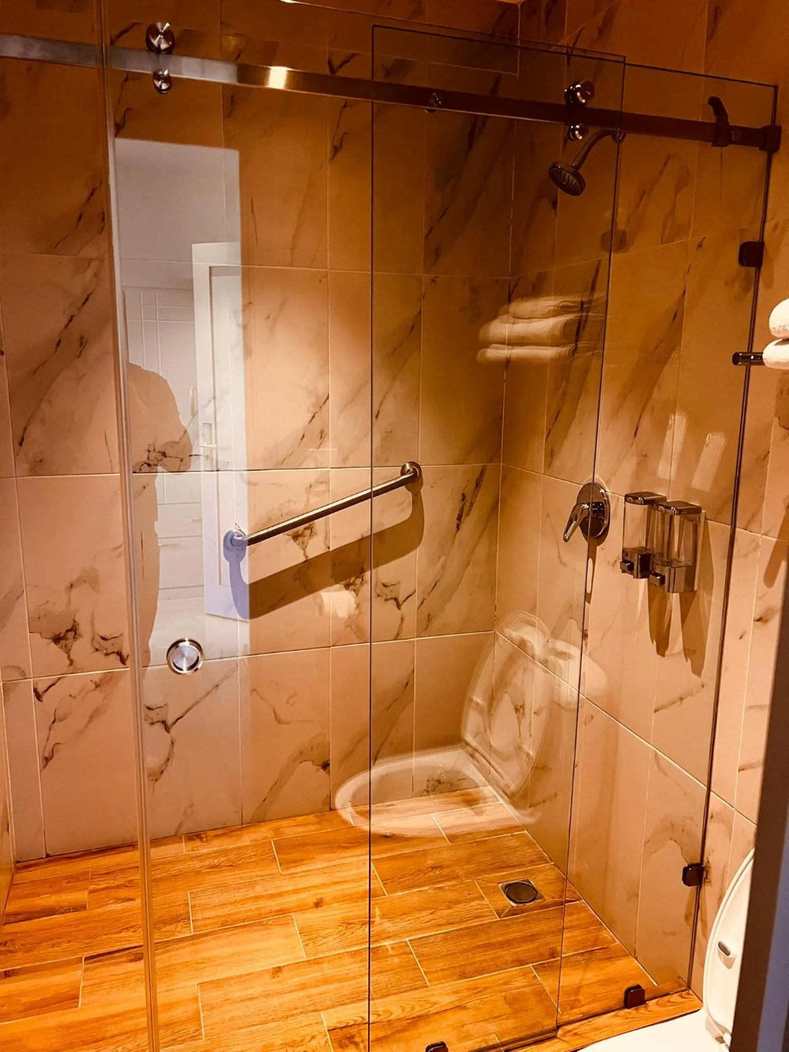 Shower in San Francisco Hotel Boutique