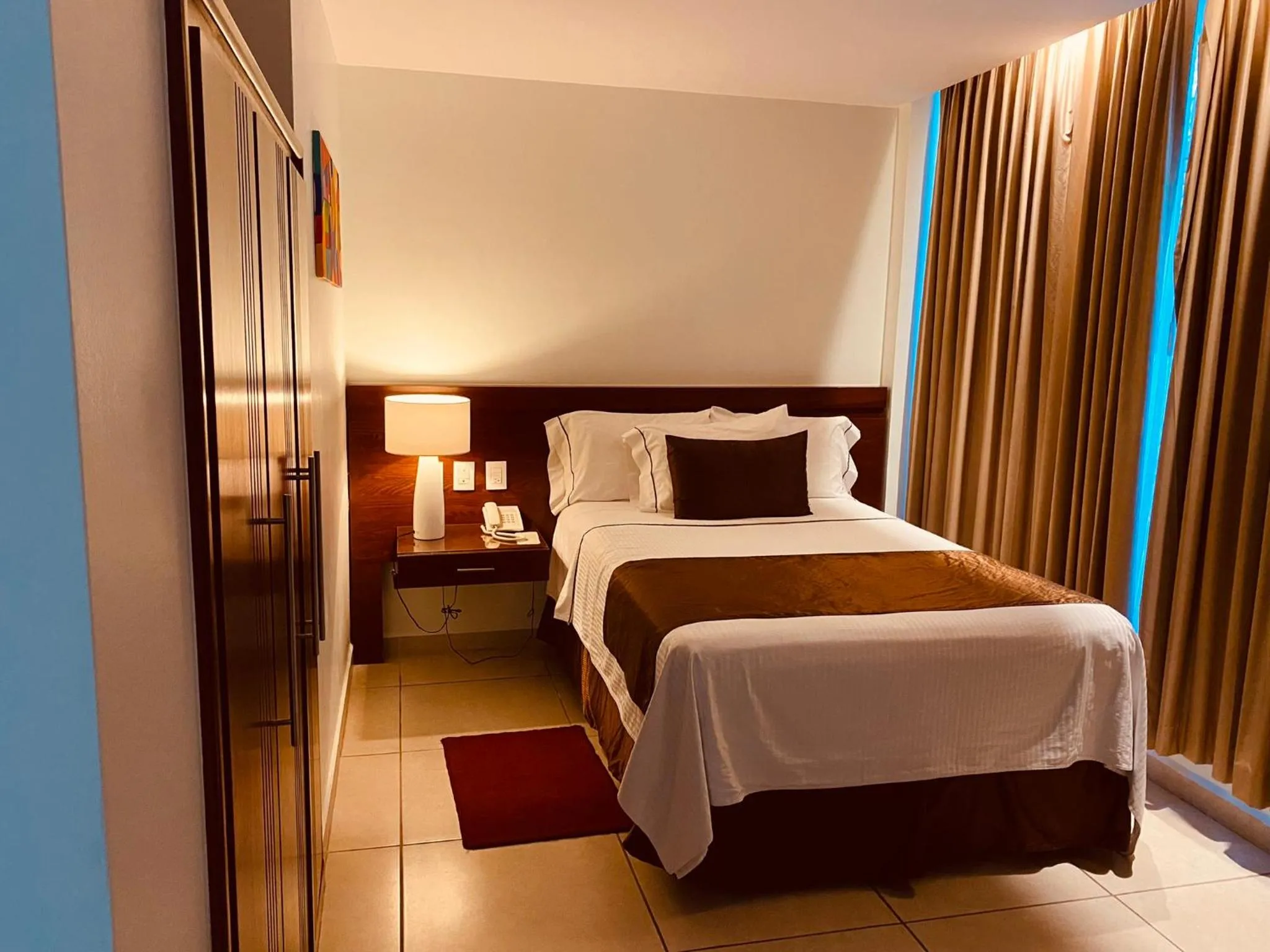 Bed in San Francisco Hotel Boutique