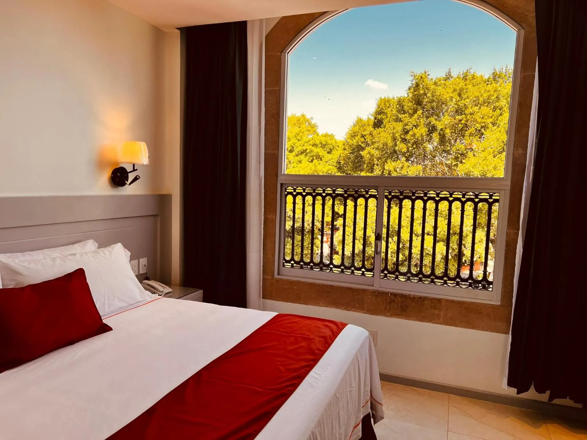 Bed in San Francisco Hotel Boutique