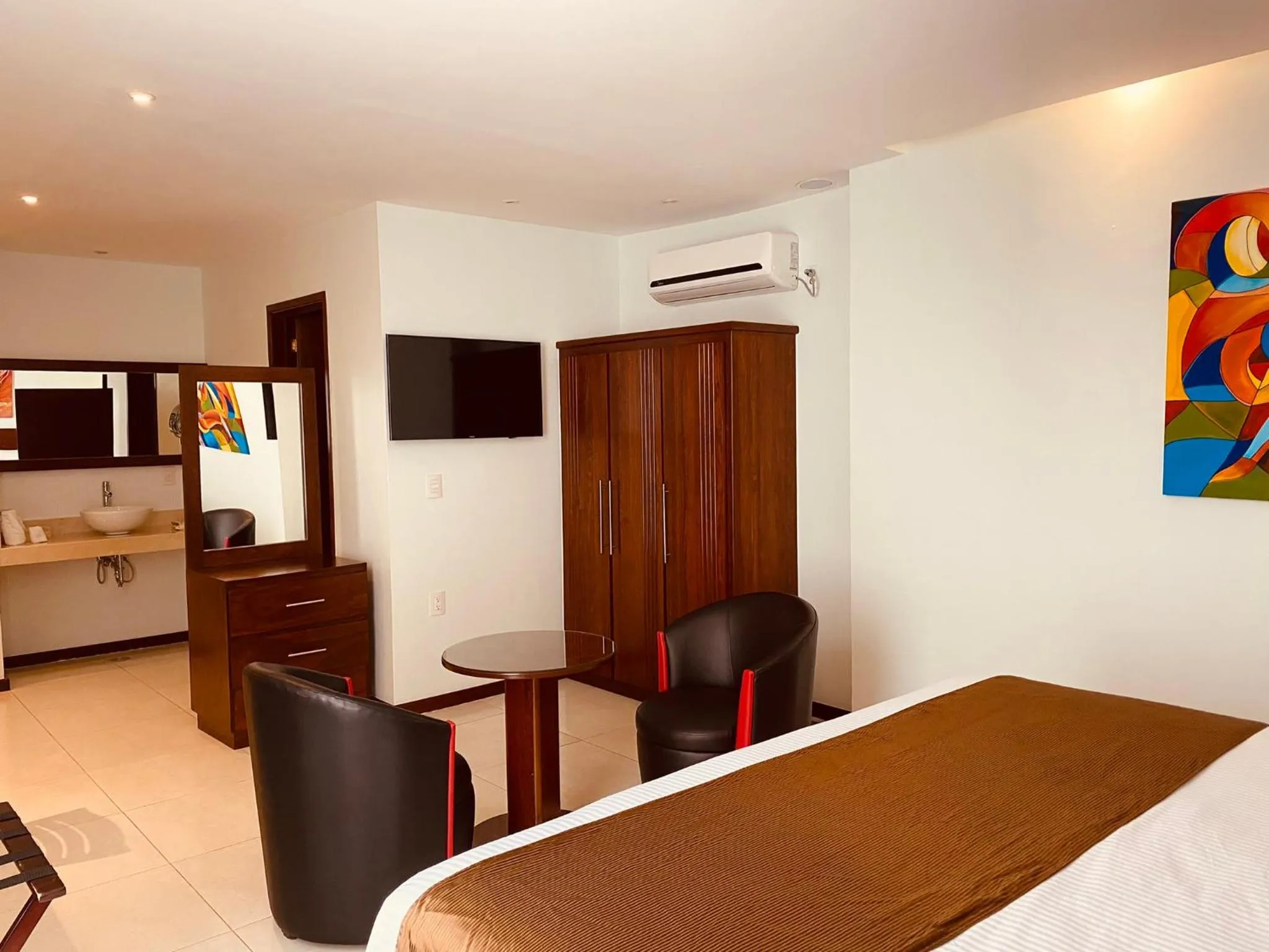 Living room, Bed in San Francisco Hotel Boutique