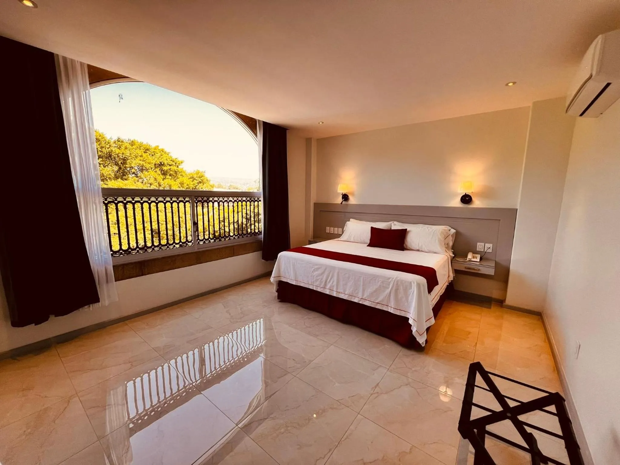 Bed in San Francisco Hotel Boutique