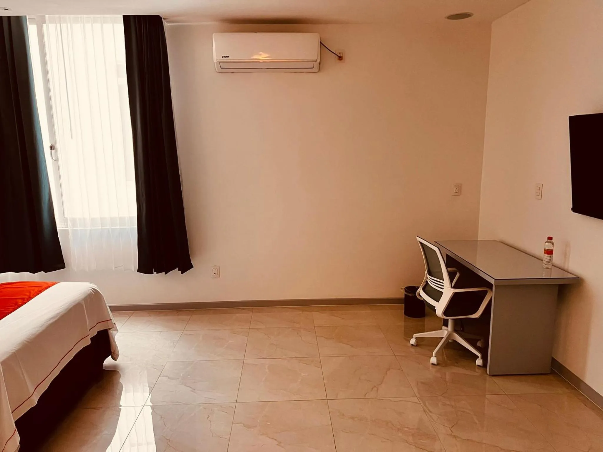 Bed in San Francisco Hotel Boutique