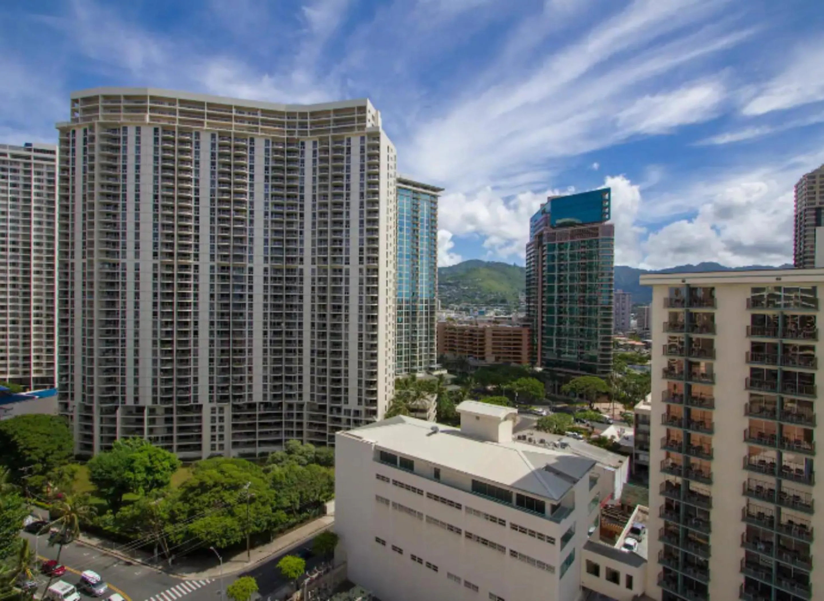 Neighbourhood in Vacation Apartment for Couples in Honolulu Hawaii