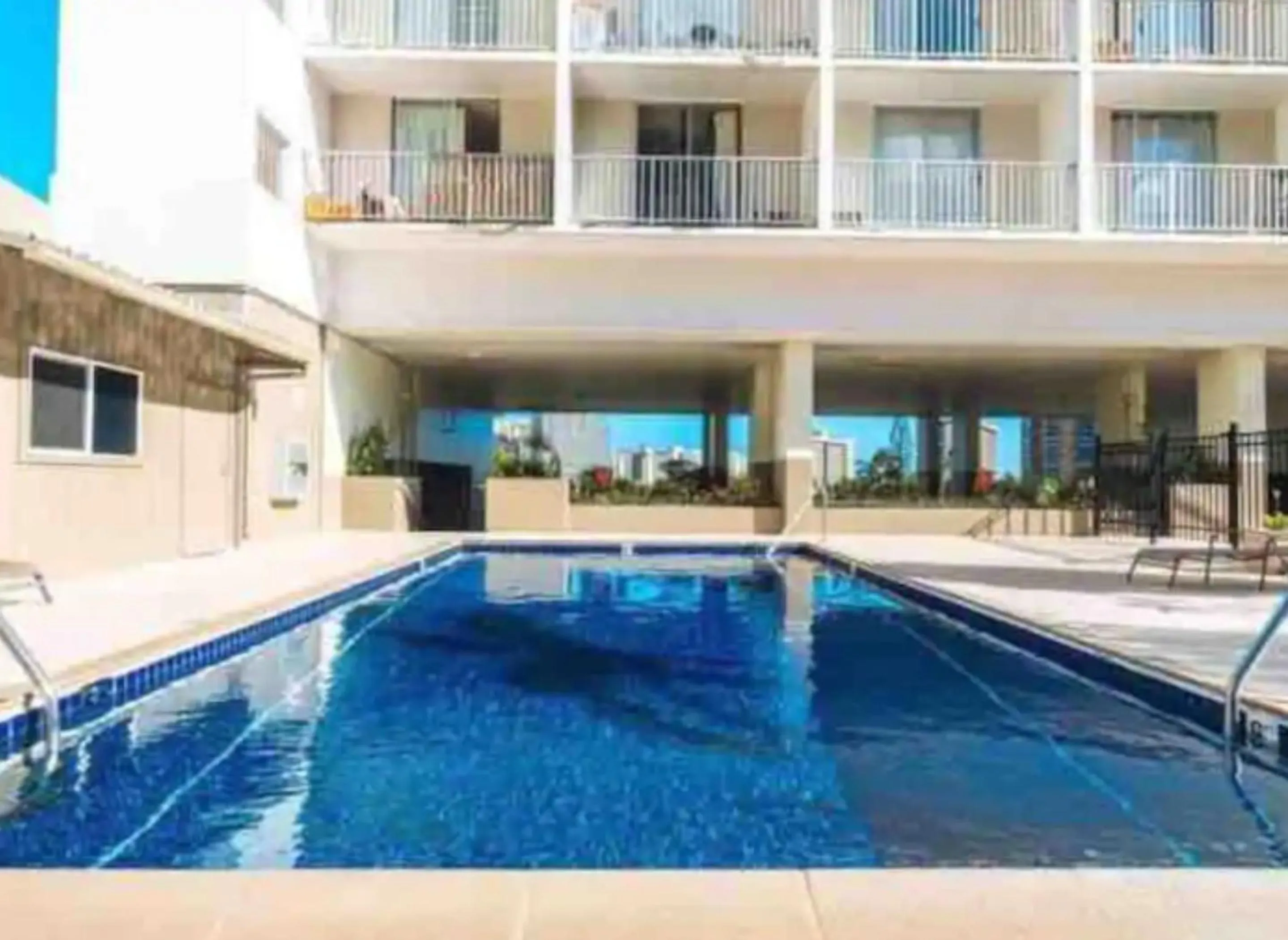 Swimming pool in Vacation Apartment for Couples in Honolulu Hawaii