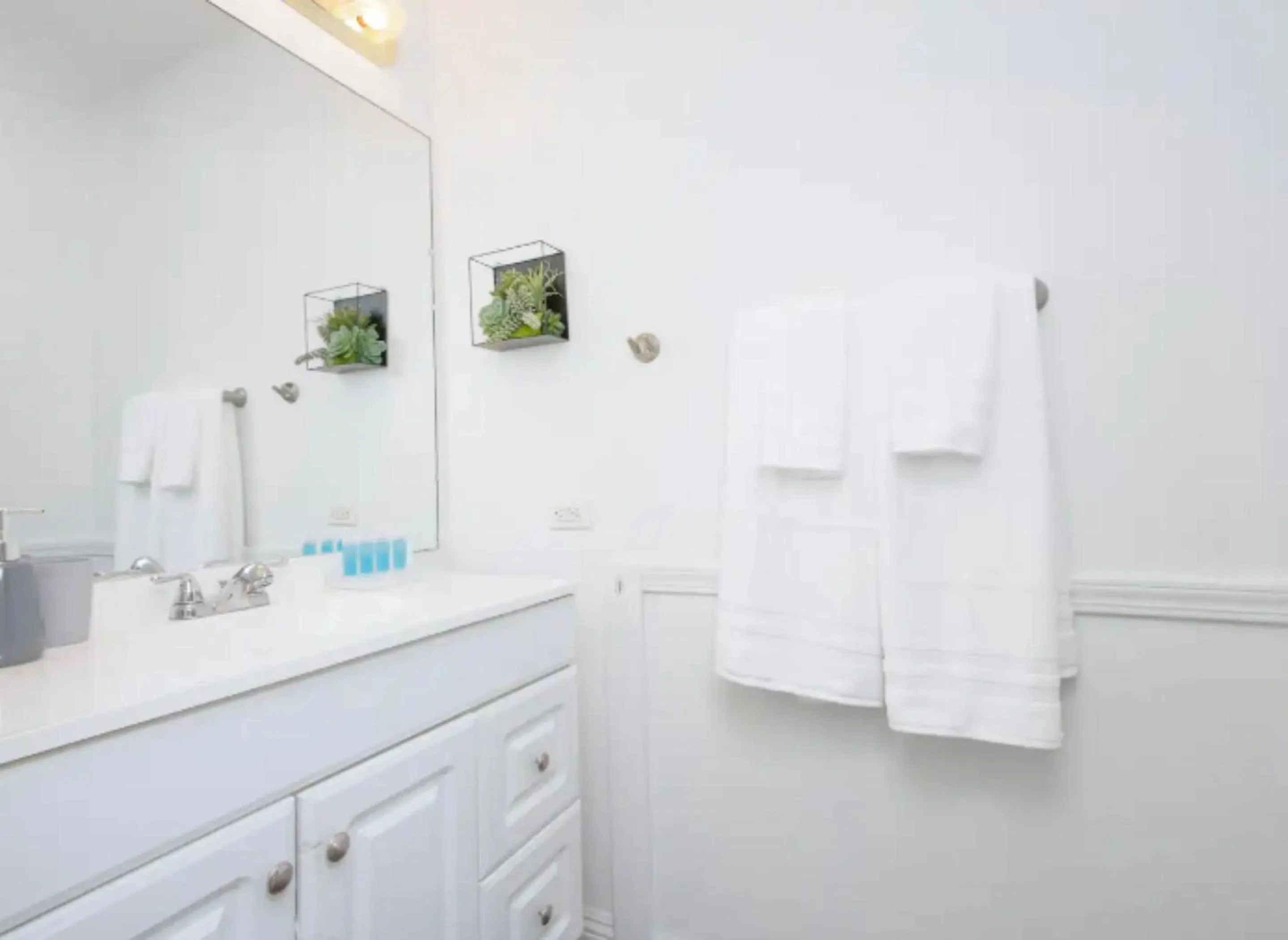 Bathroom in Vacation Apartment for Couples in Honolulu Hawaii