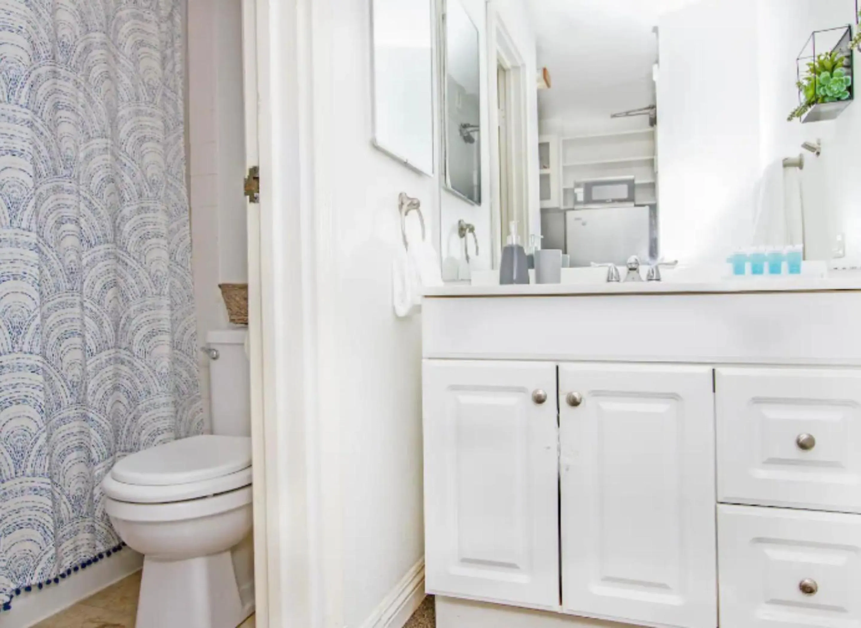 Bathroom in Vacation Apartment for Couples in Honolulu Hawaii