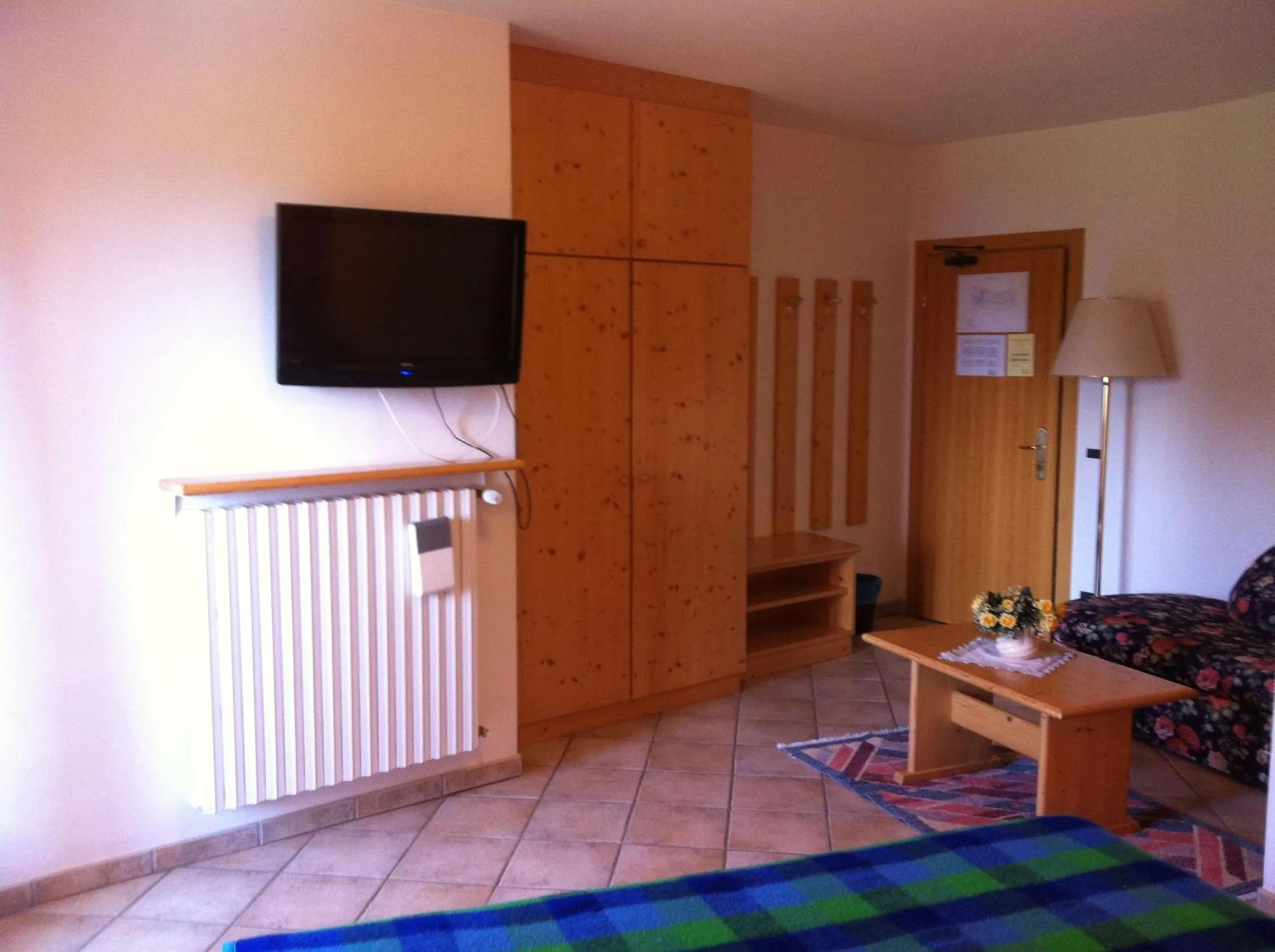 Decorative detail, Bed in Piccolo Hotel Sciliar