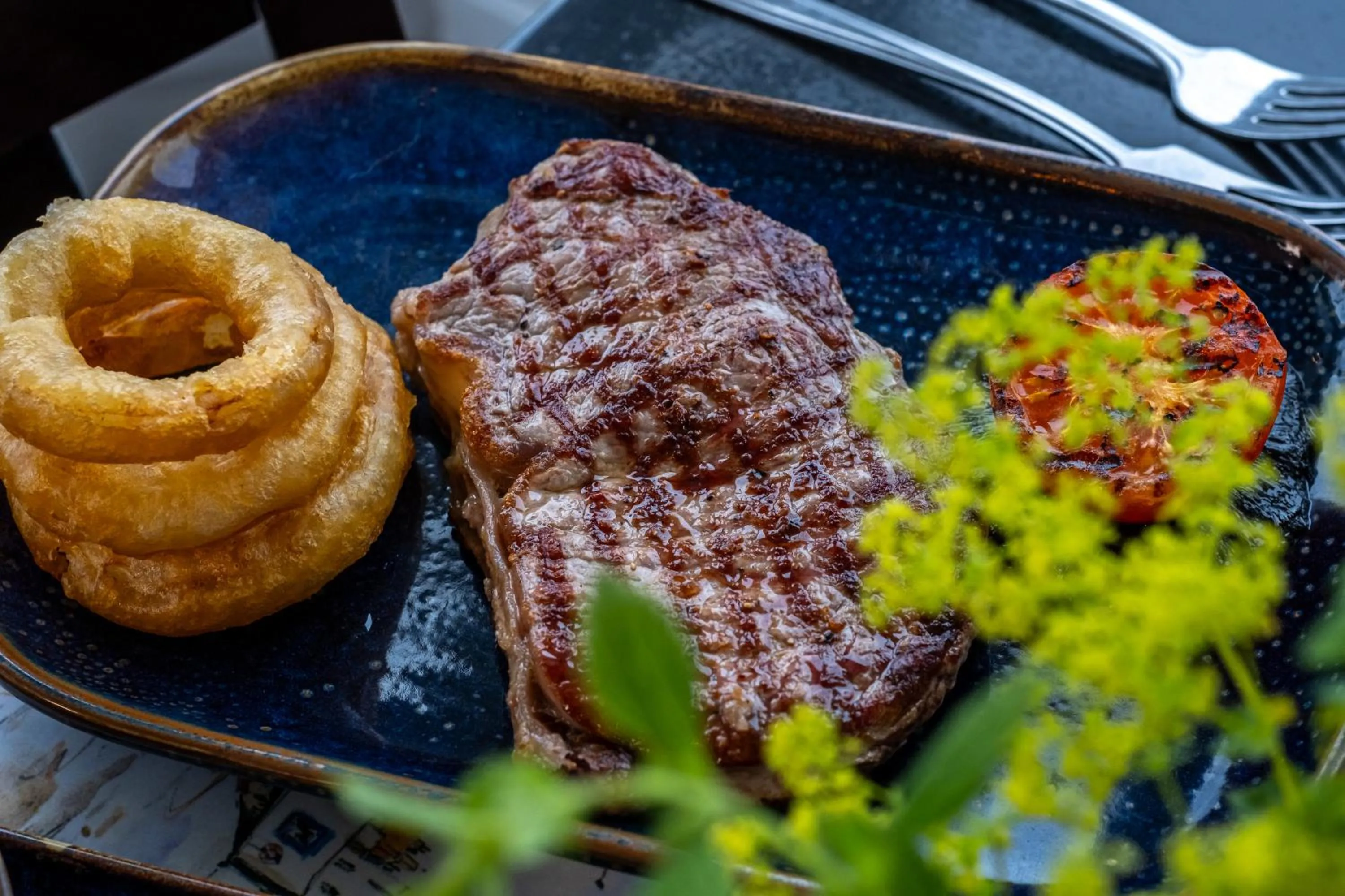 Food and drinks in The Upper Largo Hotel & Restaurant