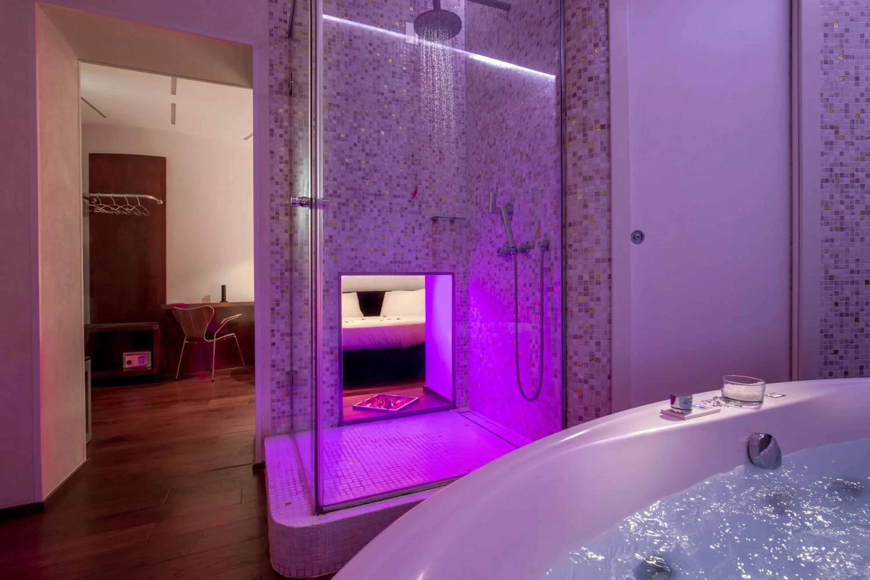 Bathroom in SuiteSistina for Brave Lovers