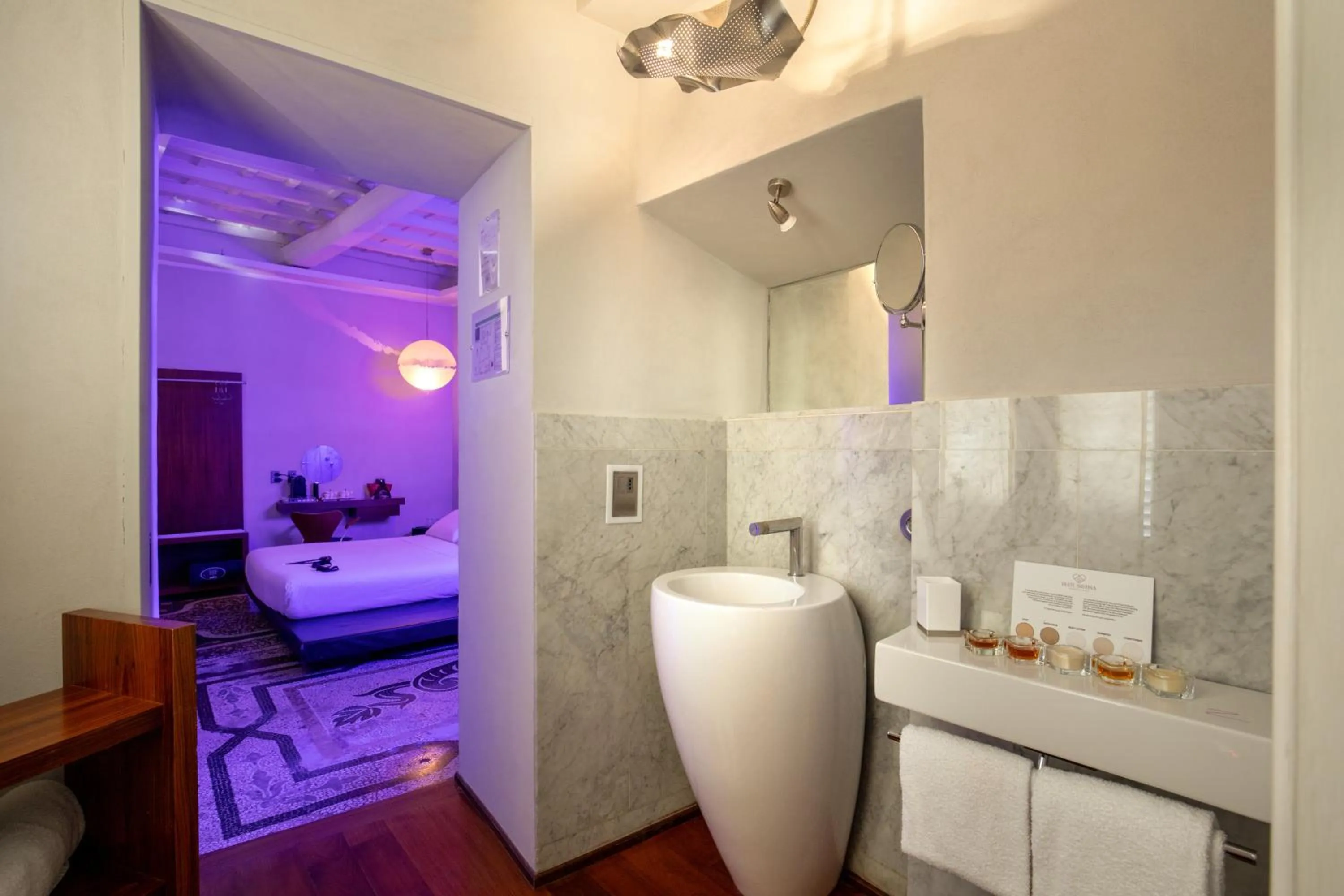 Bathroom, Bed in SuiteSistina for Brave Lovers